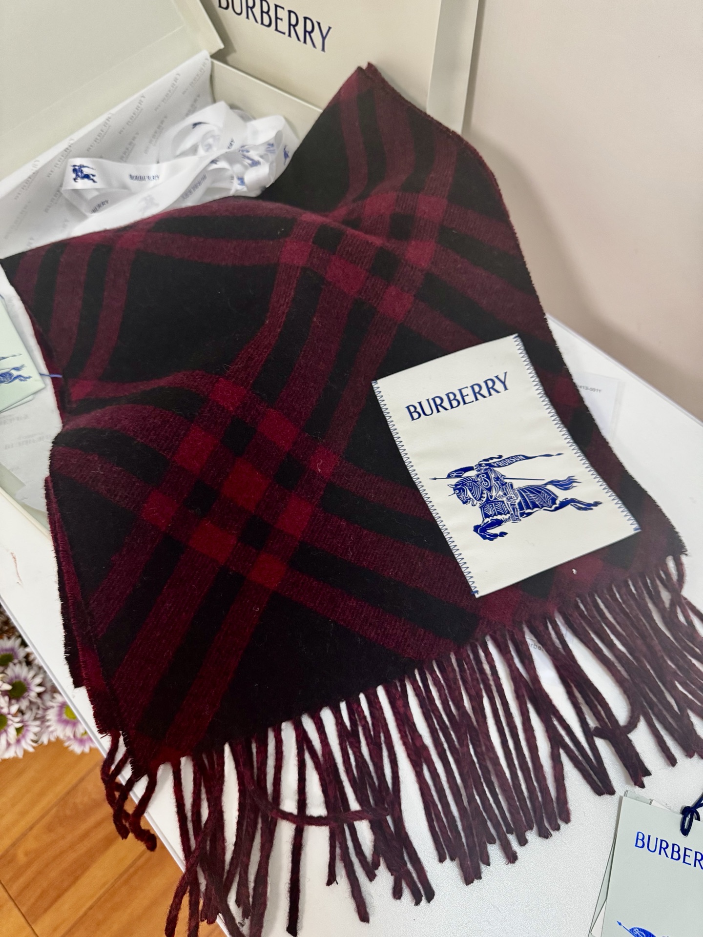 🆕Burberry新款苏格兰格纹羊绒围巾，继全智贤带火的格纹款围巾之后，Bur又一款力作上市，Burbe