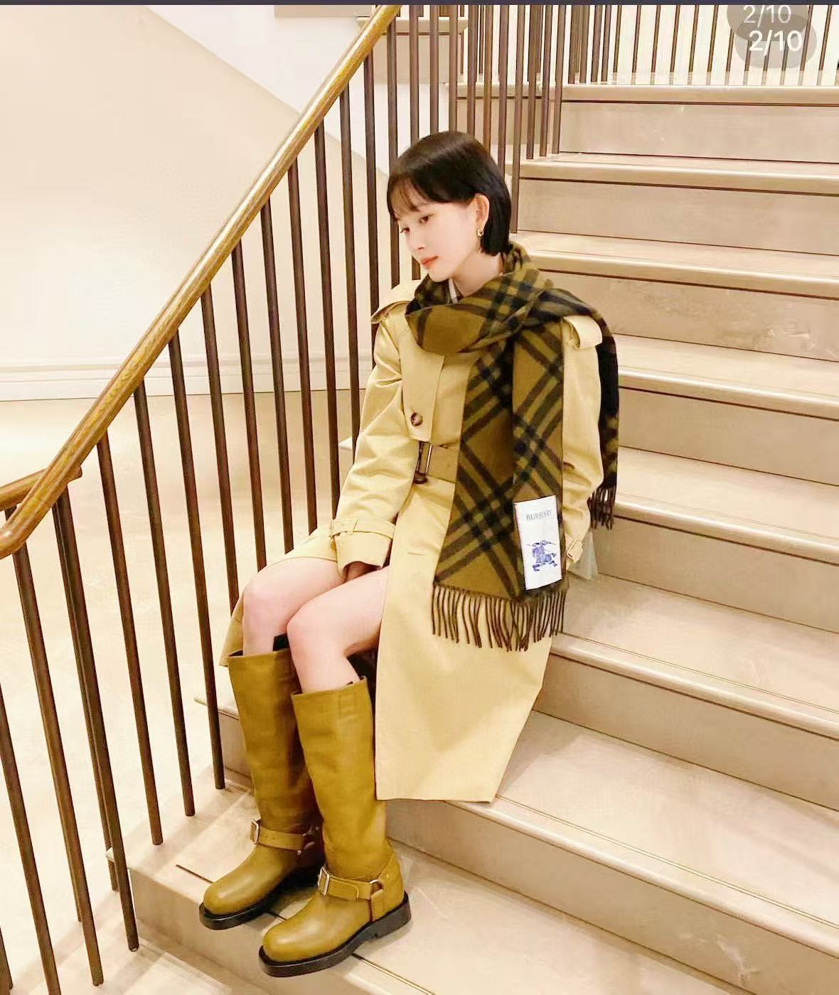 🆕Burberry新款苏格兰格纹羊绒围巾，继全智贤带火的格纹款围巾之后，Bur又一款力作上市，Burbe