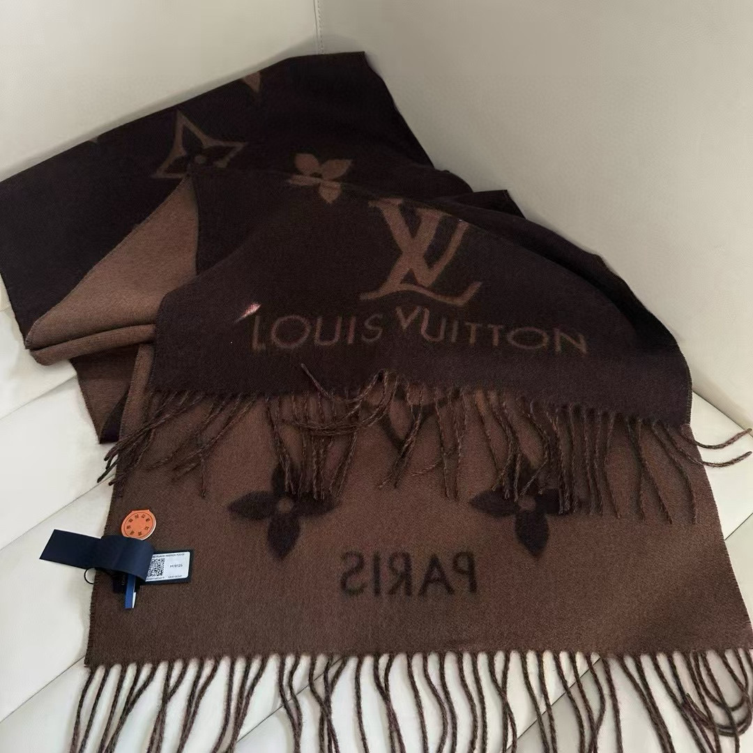 Louis Vuitton 挑~就是为了让你们围着去 的‼代购的来~香港贸易公司的订单 因为 时间问题余下300条 还好去年原料价格低一些
