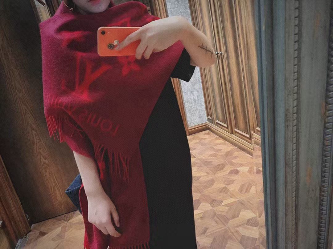 Louis Vuitton 挑~就是为了让你们围着去 的‼代购的来~香港贸易公司的订单 因为 时间问题余下300条 还好去年原料价格低一些