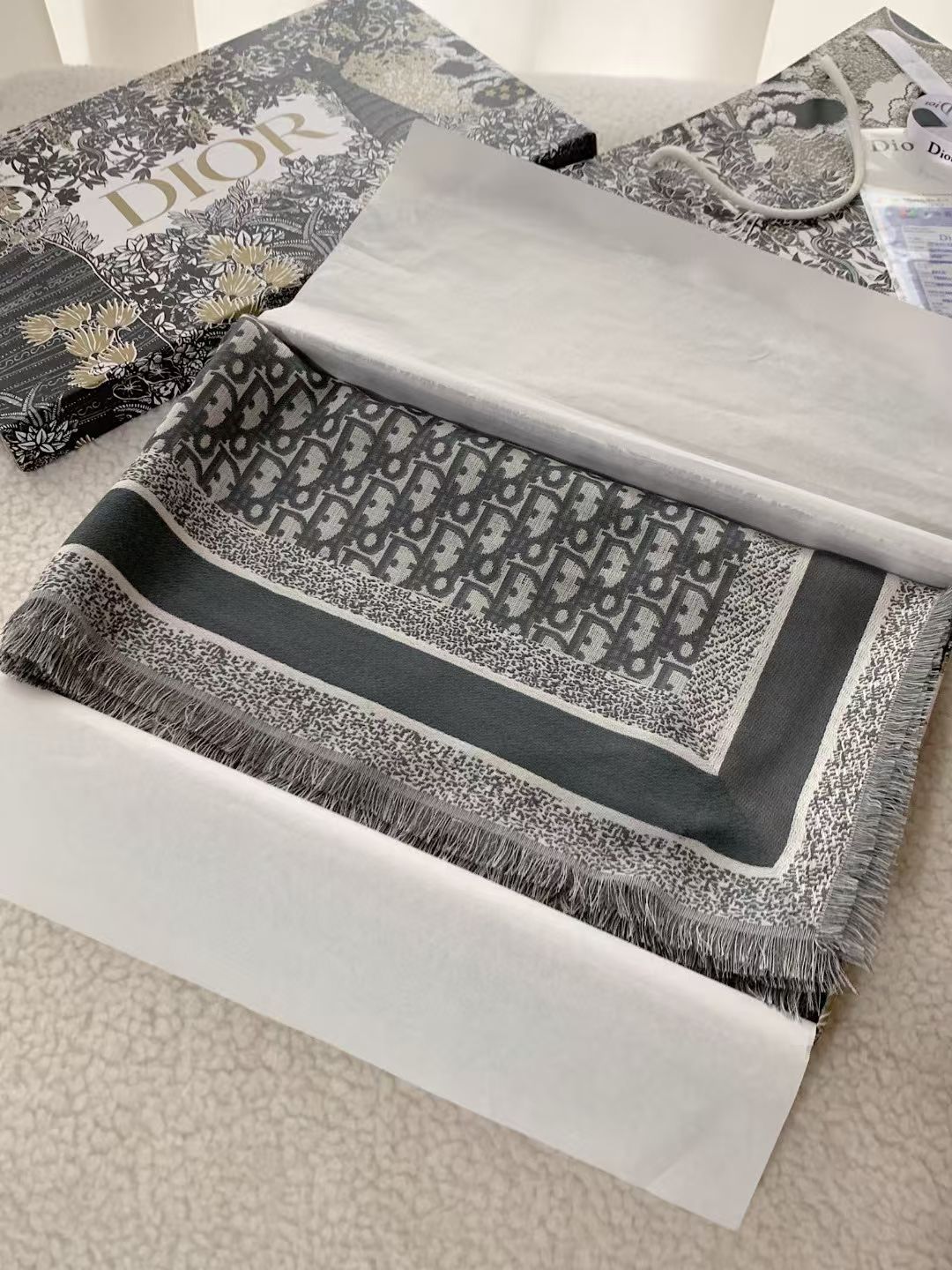 🆕【▪️高段位！是Dior的女人！经典旧花新演绎！！】实物有被惊艳到！！Dior今年秋冬新出的Canna