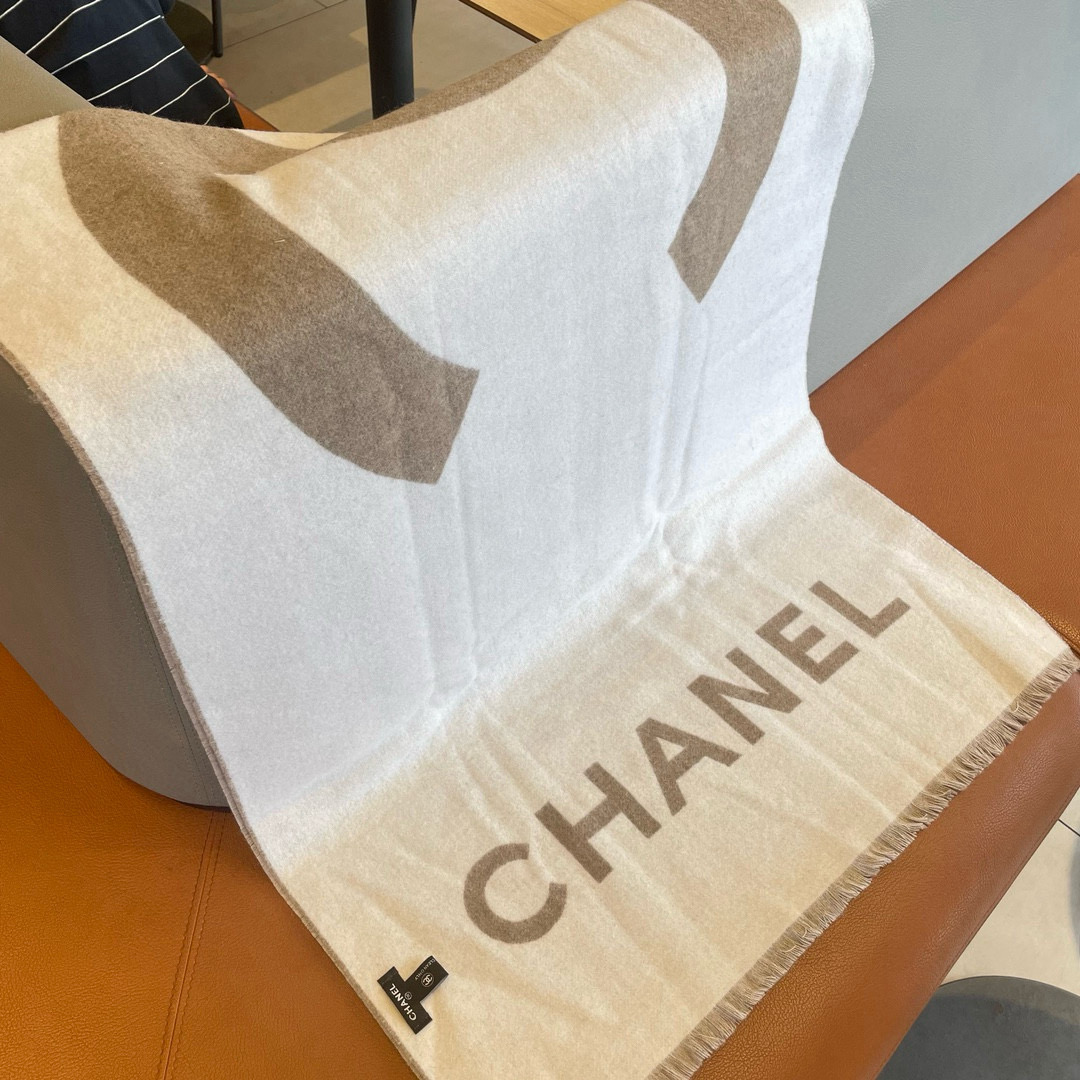 🆕香奶奶尾单经典款羊绒披肩，直接出欧洲的，正儿八经的正品订单…和大货一起出来，不用多流弊的文字，它是全世