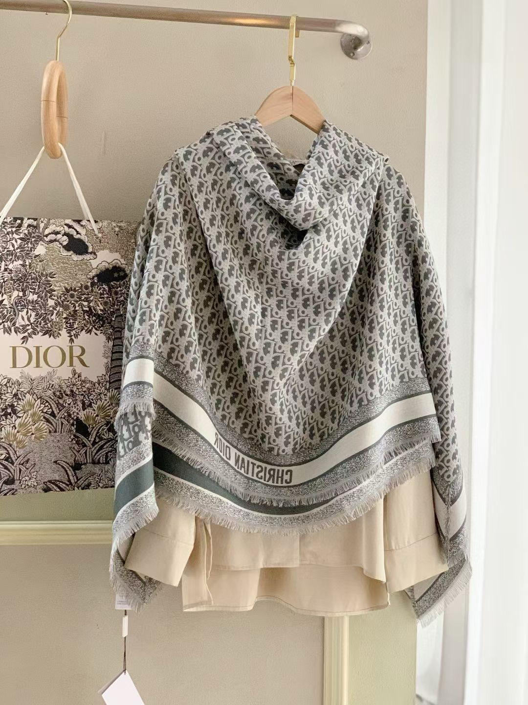 🆕【▪️高段位！是Dior的女人！经典旧花新演绎！！】实物有被惊艳到！！Dior今年秋冬新出的Canna