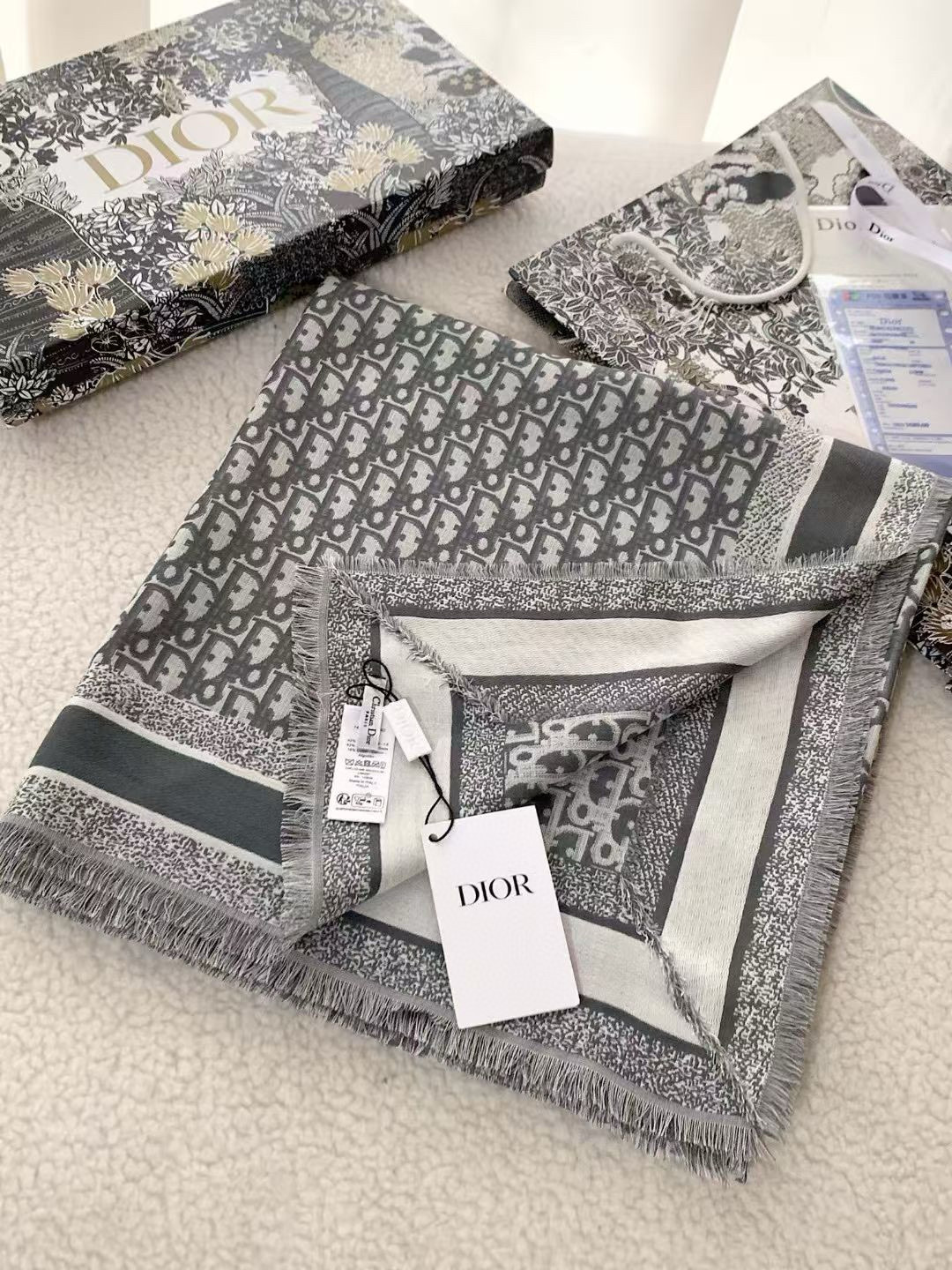 🆕【▪️高段位！是Dior的女人！经典旧花新演绎！！】实物有被惊艳到！！Dior今年秋冬新出的Canna