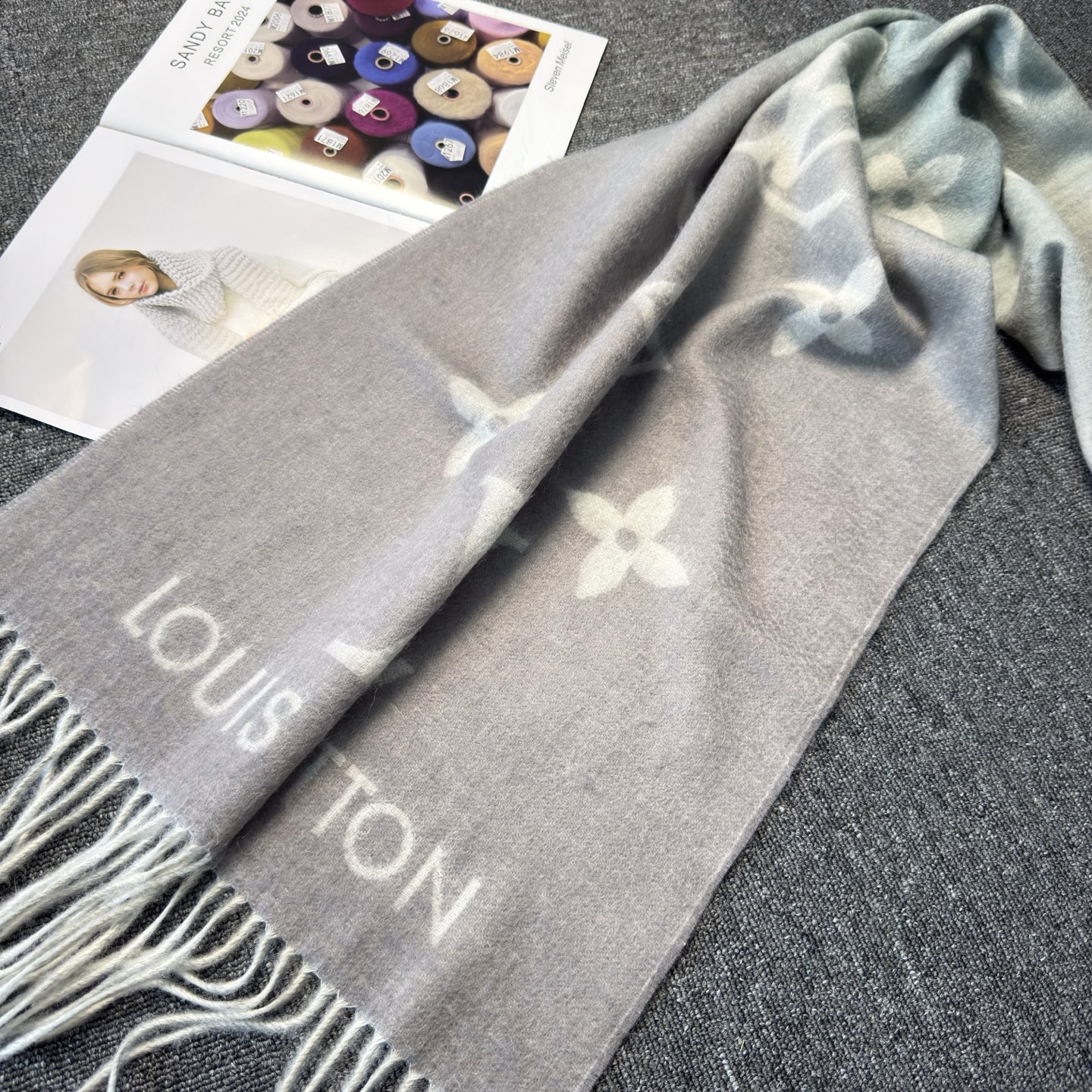 🆕【M70868】Louis Vuitton · REYKJAVIK GRADIENT渐变羊绒围巾❗️【