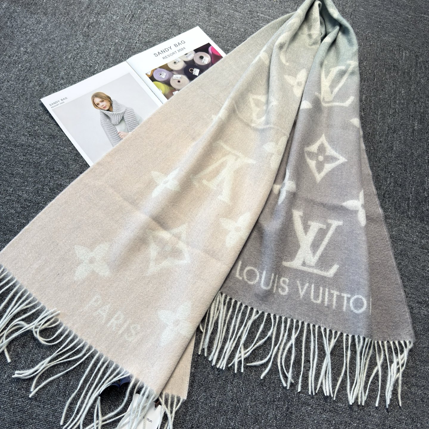 🆕【M70868】Louis Vuitton · REYKJAVIK GRADIENT渐变羊绒围巾❗️【