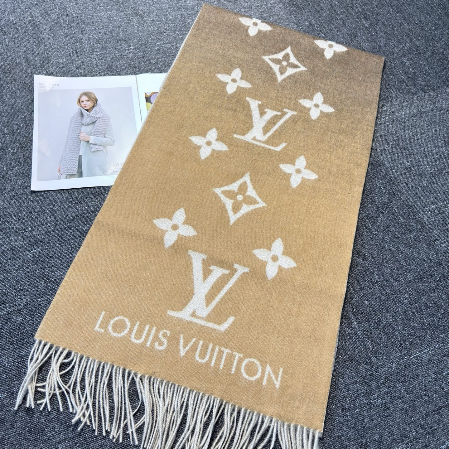 🆕【M73675】Louis Vuitton · REYKJAVIK GRADIENT渐变羊绒围巾❗️【