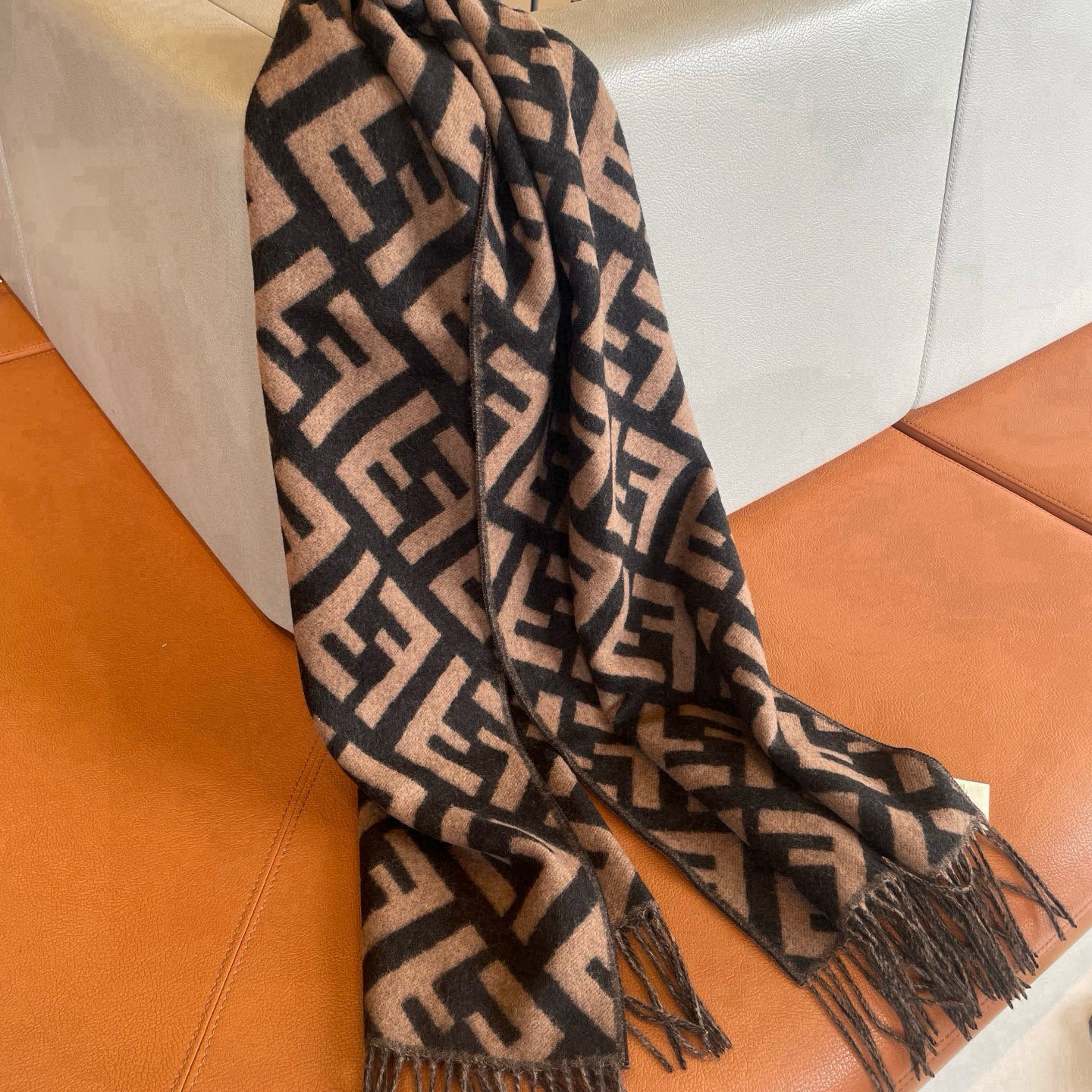 🆕 FENDI · 芬迪❗️最能碰撞出高级感❗️双F绝对是今年时尚圈最炙手可热的潮流风向标❗️最流行的老