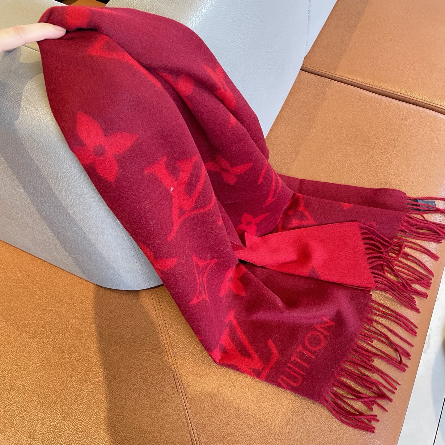 🆕【高端芯片版本】Louis Vitton · 霍思燕同款披肩围巾两用【带芯片+二维码+一色一编码】❗️