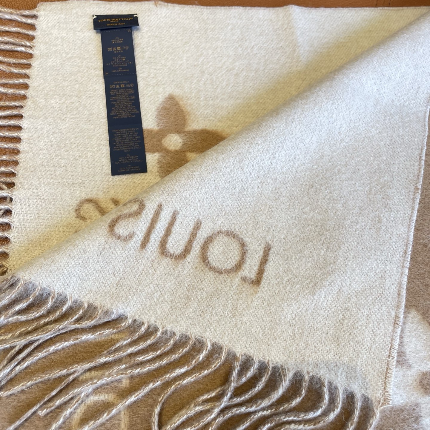 🆕【高端芯片版本】Louis Vitton · 霍思燕同款披肩围巾两用【带芯片+二维码+一色一编码】❗️