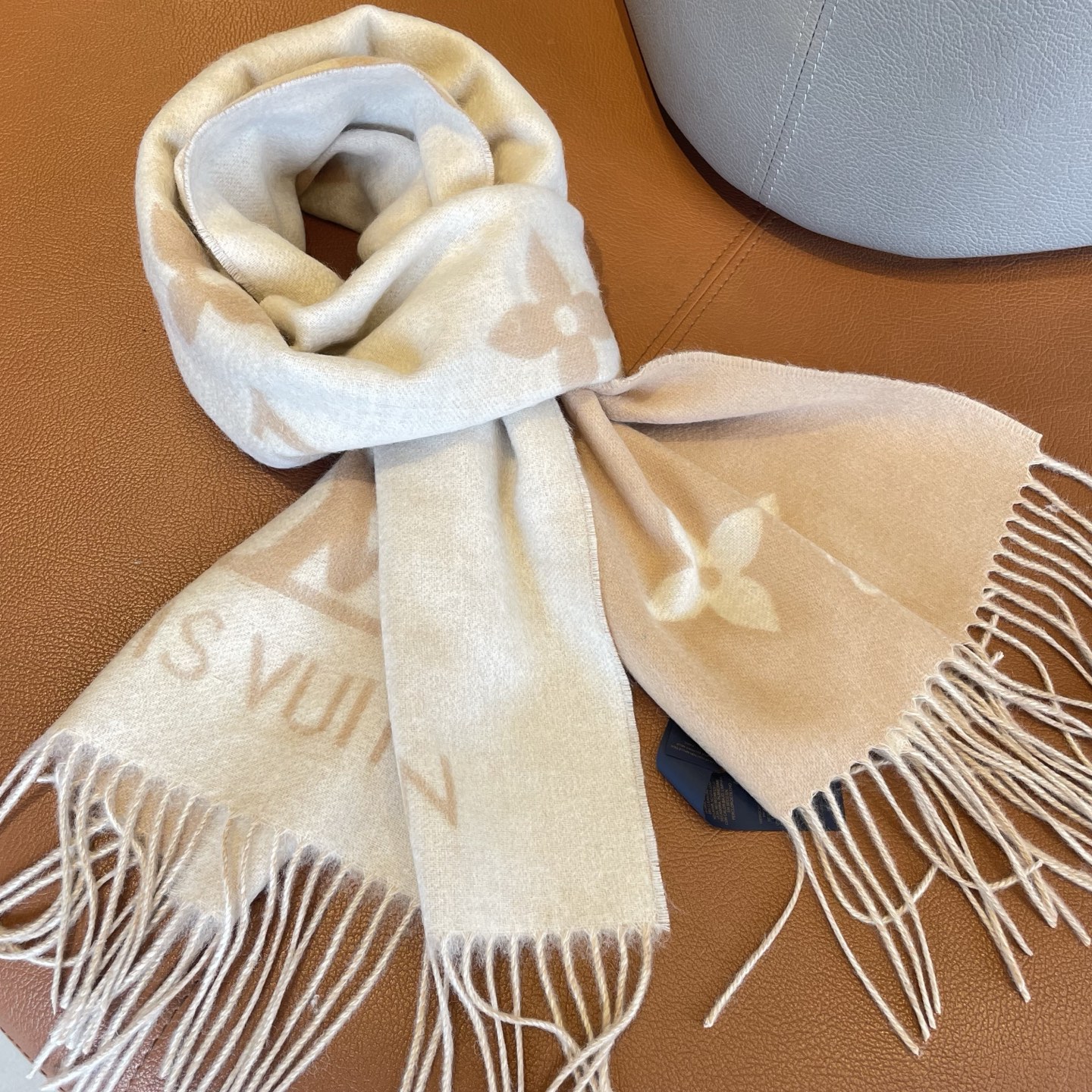 🆕【高端芯片版本】Louis Vitton · 霍思燕同款披肩围巾两用【带芯片+二维码+一色一编码】❗️