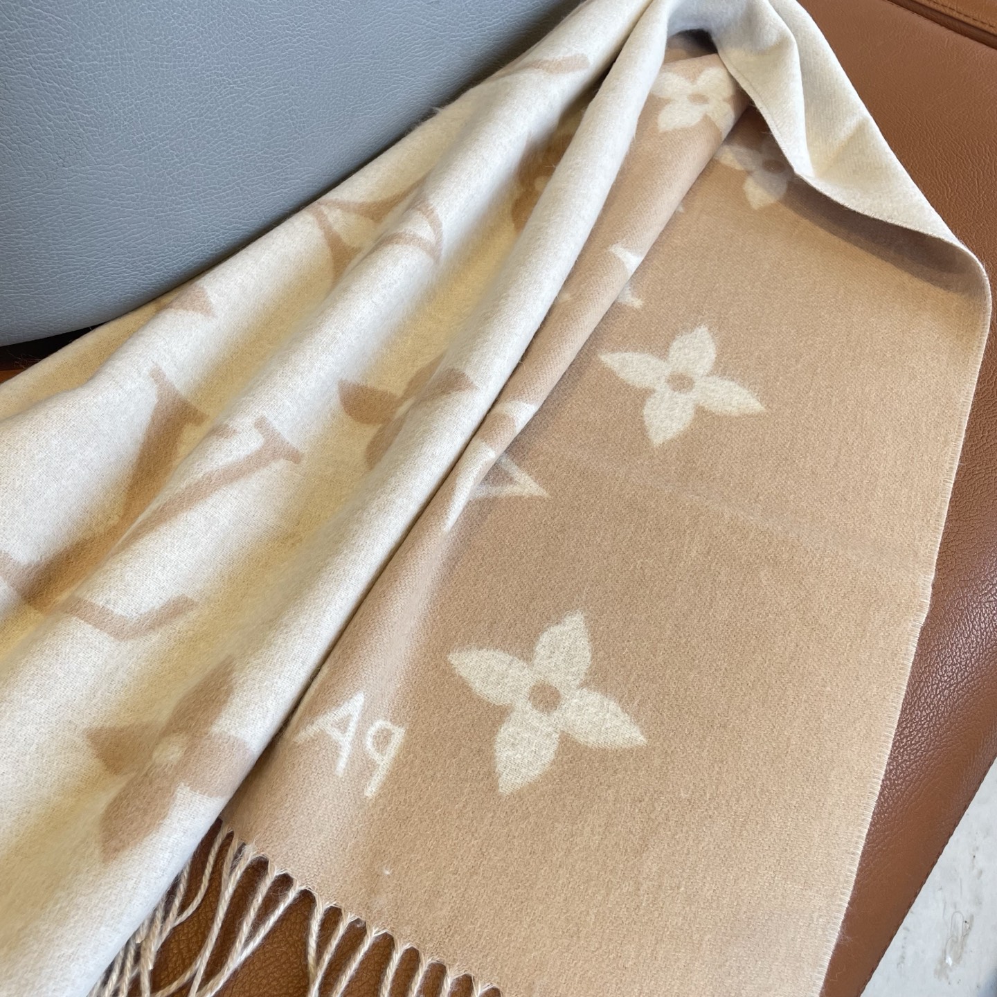 🆕【高端芯片版本】Louis Vitton · 霍思燕同款披肩围巾两用【带芯片+二维码+一色一编码】❗️