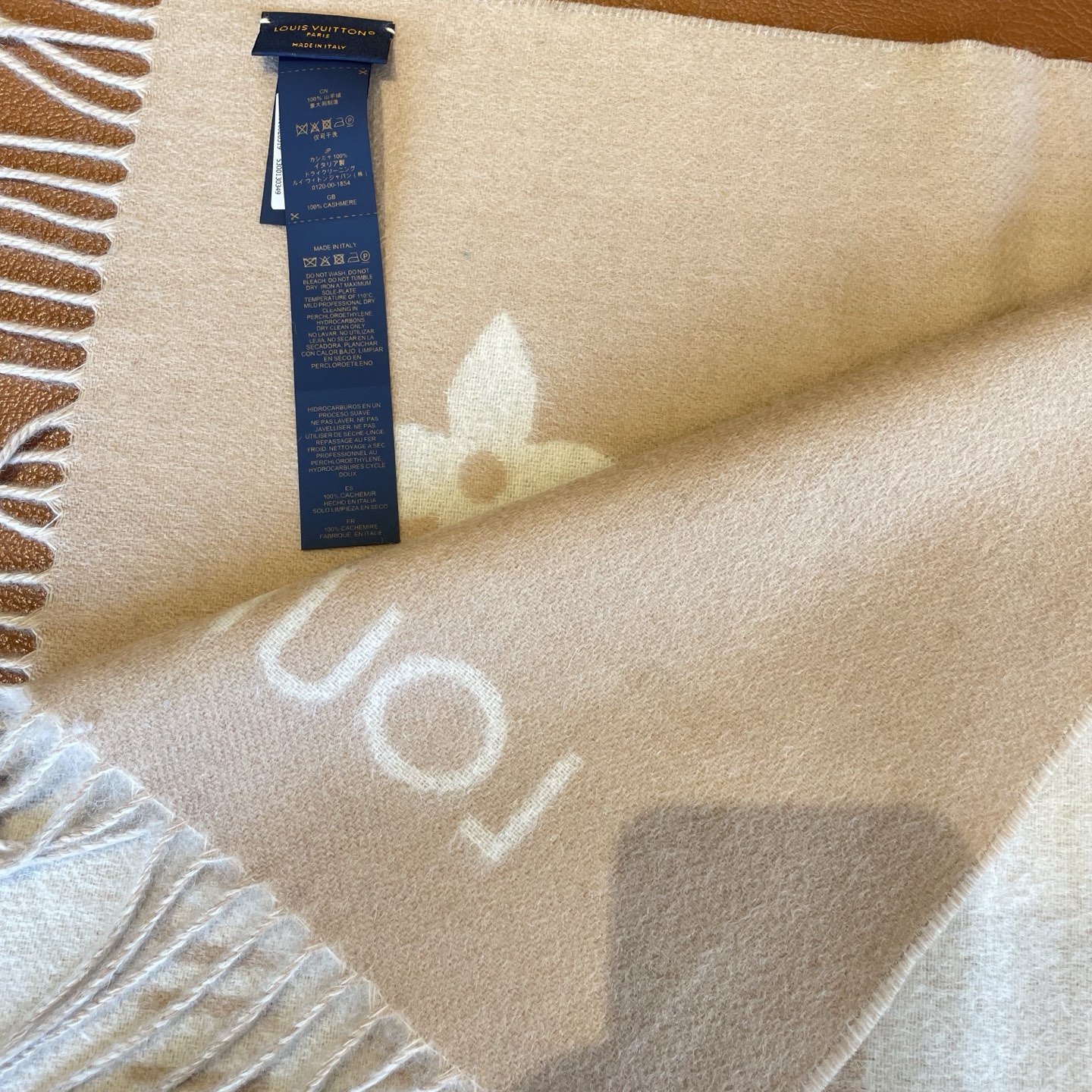 🆕【高端芯片版本】Louis Vitton · 霍思燕同款披肩围巾两用【带芯片+二维码+一色一编码】❗️