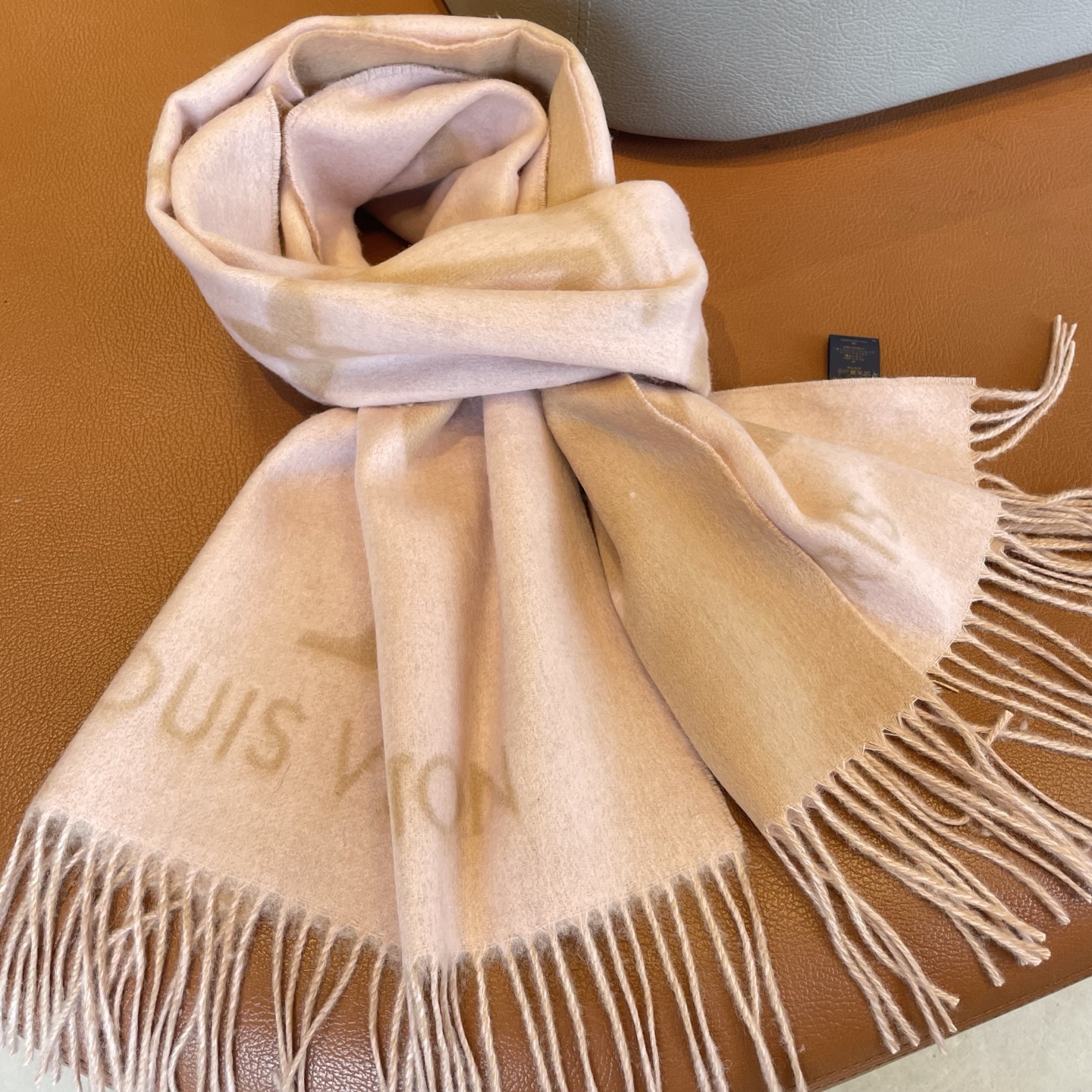 🆕【高端芯片版本】Louis Vitton · 霍思燕同款披肩围巾两用【带芯片+二维码+一色一编码】❗️