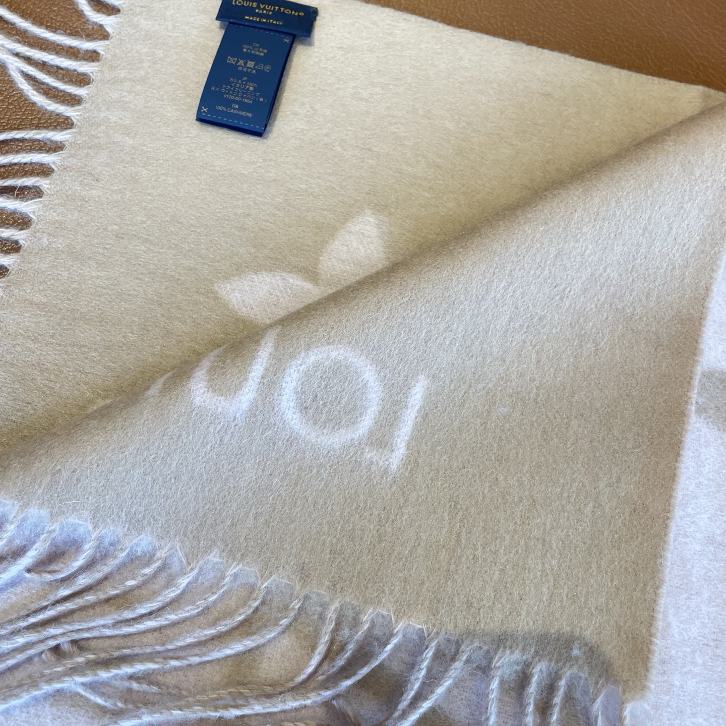 🆕【高端芯片版本】Louis Vitton · 霍思燕同款披肩围巾两用【带芯片+二维码+一色一编码】❗️