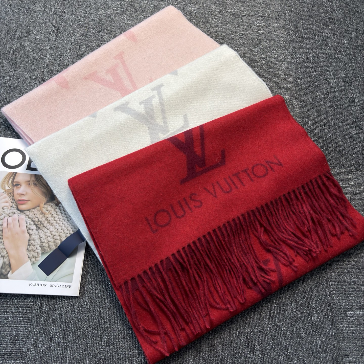 🆕【高端芯片版本】Louis Vitton · 霍思燕同款披肩围巾两用【带芯片+二维码+一色一编码】❗️