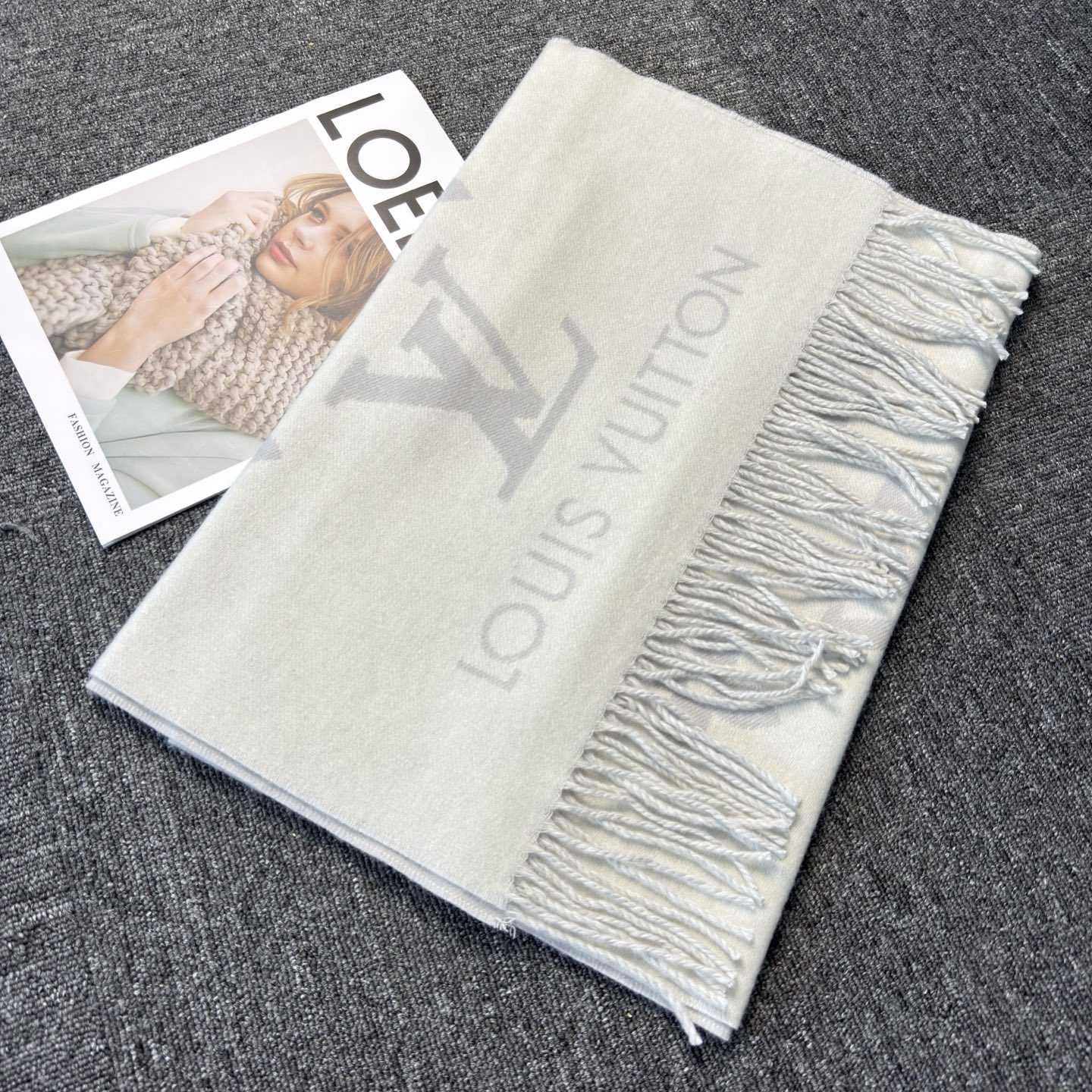 🆕【高端芯片版本】Louis Vitton · 霍思燕同款披肩围巾两用【带芯片+二维码+一色一编码】❗️