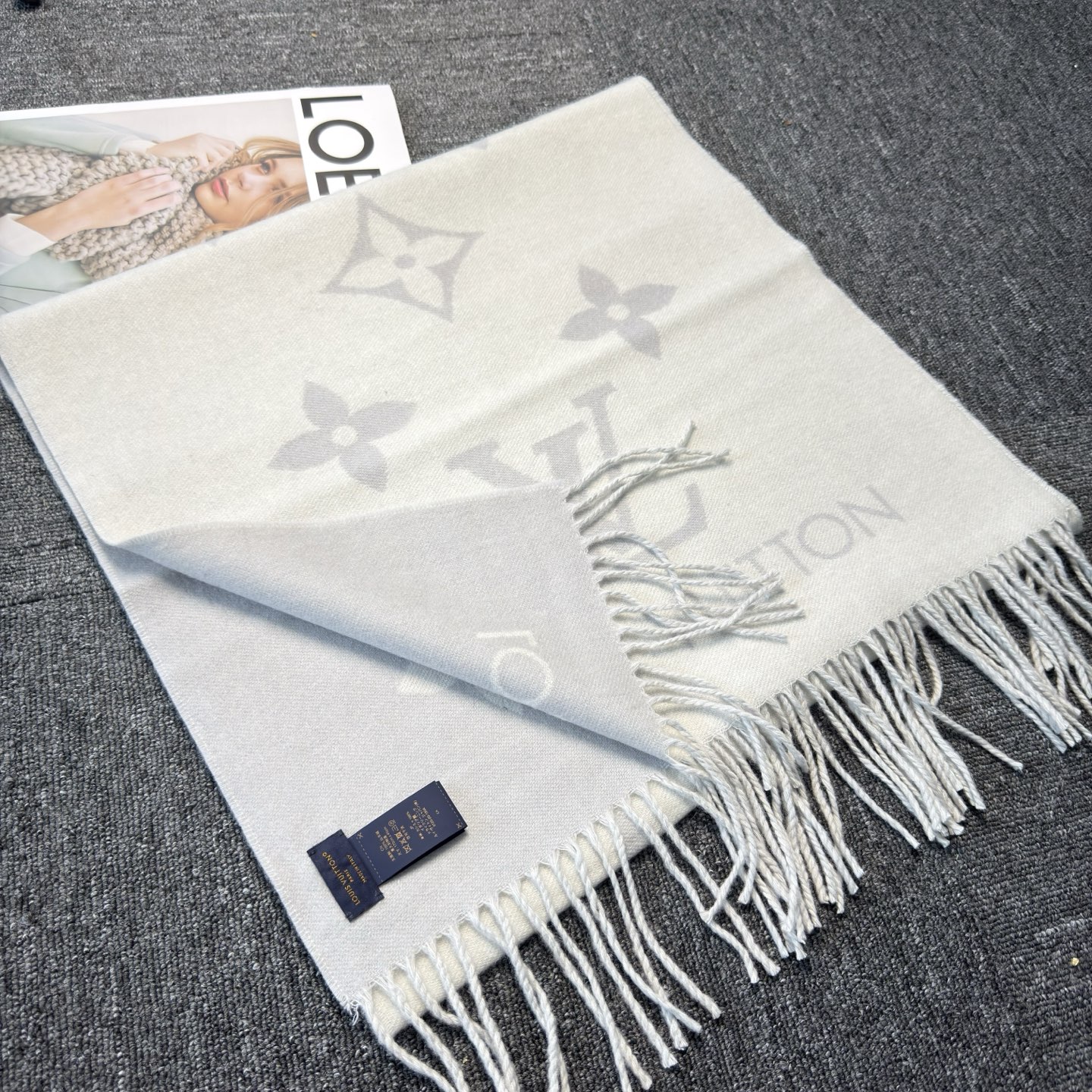 🆕【高端芯片版本】Louis Vitton · 霍思燕同款披肩围巾两用【带芯片+二维码+一色一编码】❗️