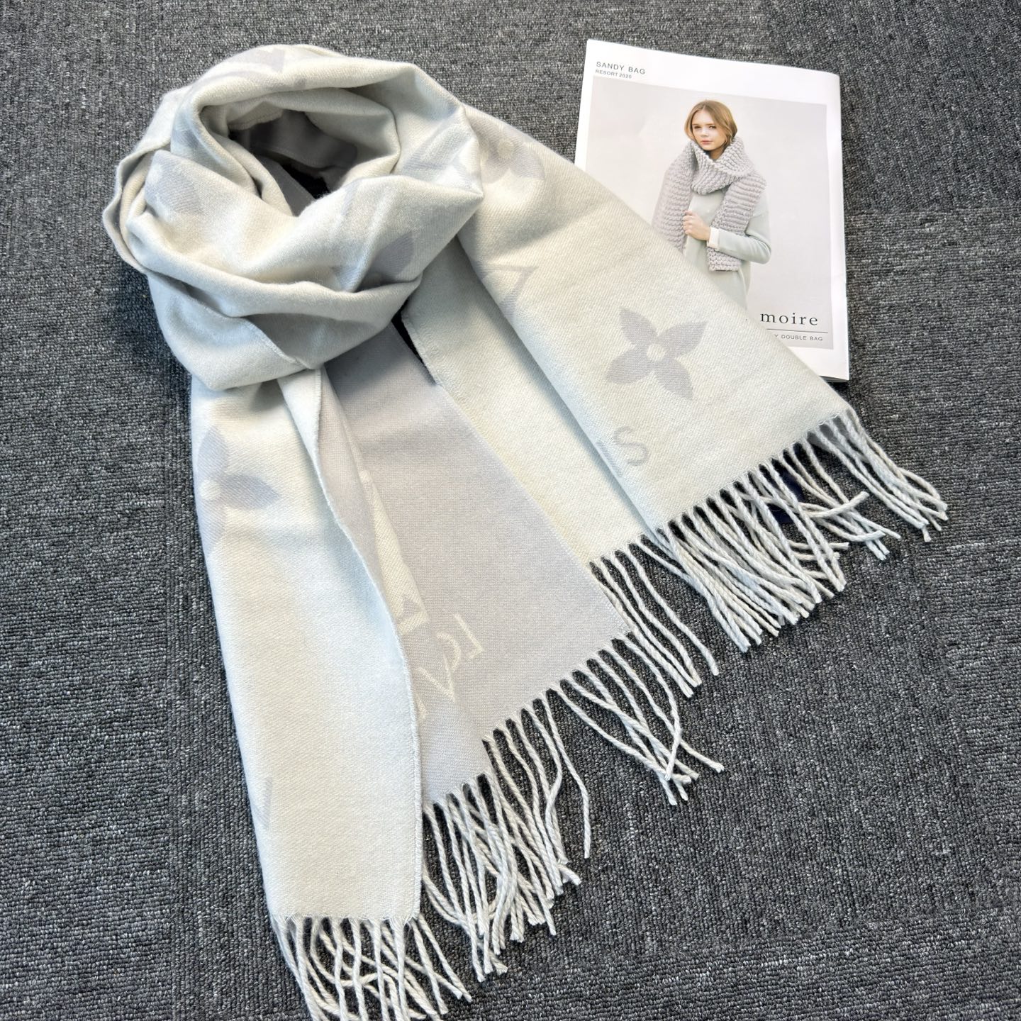 🆕【高端芯片版本】Louis Vitton · 霍思燕同款披肩围巾两用【带芯片+二维码+一色一编码】❗️