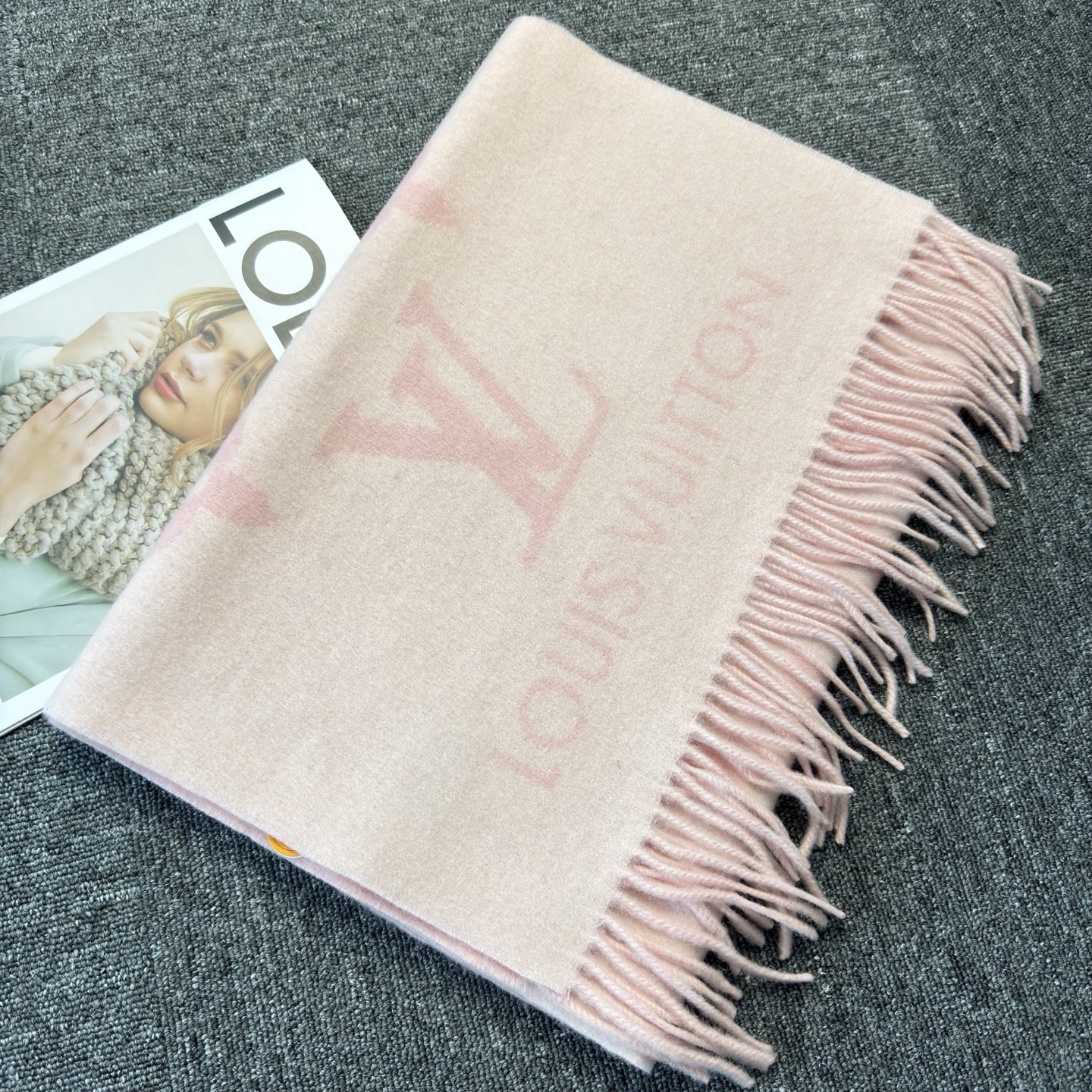 🆕【高端芯片版本】Louis Vitton · 霍思燕同款披肩围巾两用【带芯片+二维码+一色一编码】❗️