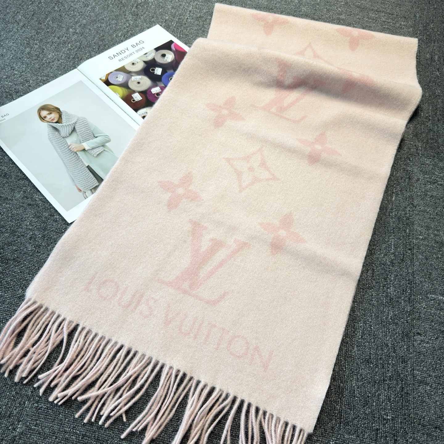 🆕【高端芯片版本】Louis Vitton · 霍思燕同款披肩围巾两用【带芯片+二维码+一色一编码】❗️