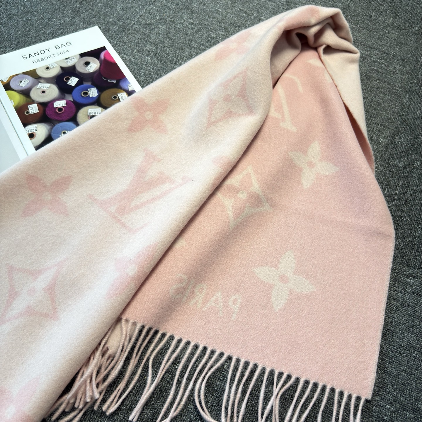 🆕【高端芯片版本】Louis Vitton · 霍思燕同款披肩围巾两用【带芯片+二维码+一色一编码】❗️