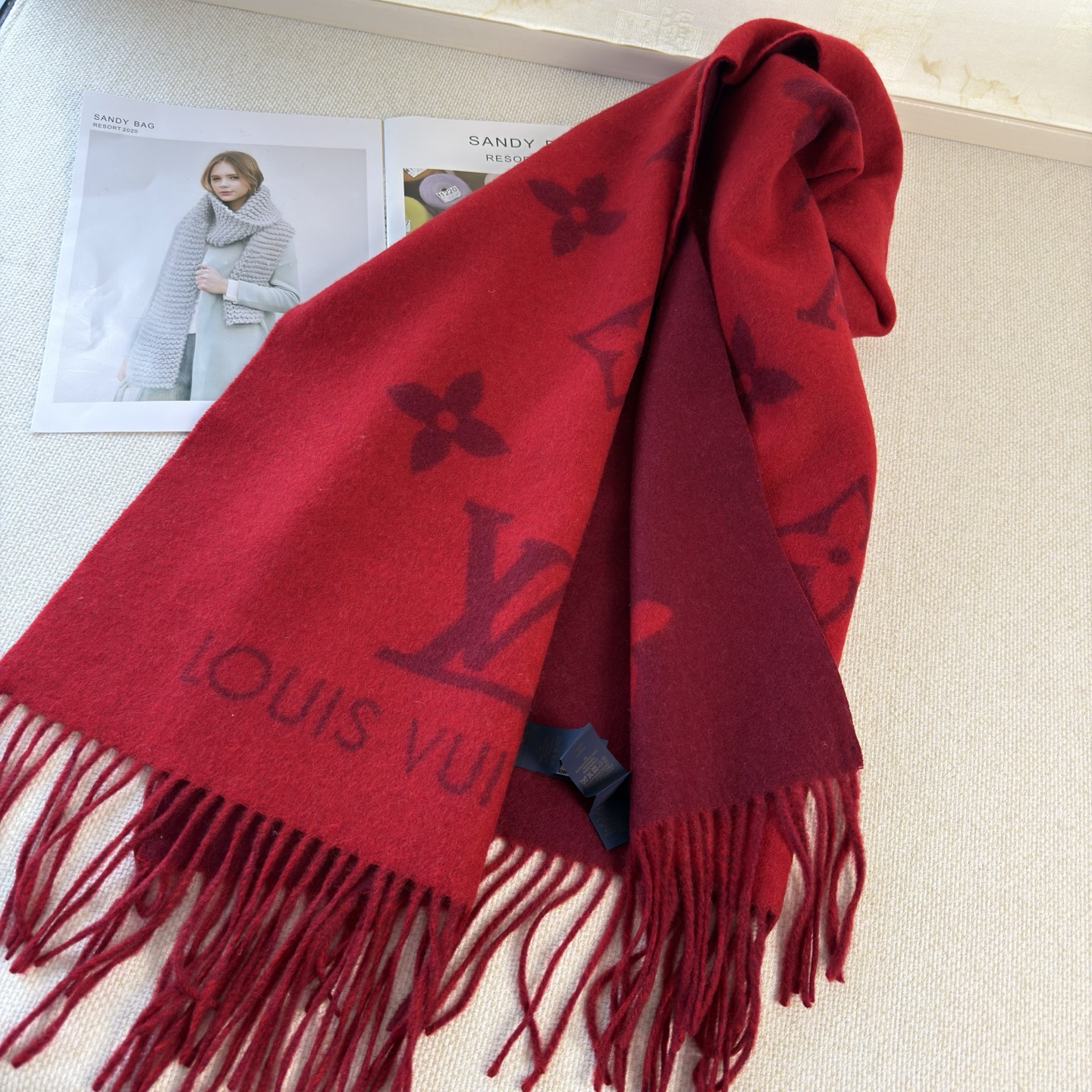 🆕【高端芯片版本】Louis Vitton · 霍思燕同款披肩围巾两用【带芯片+二维码+一色一编码】❗️