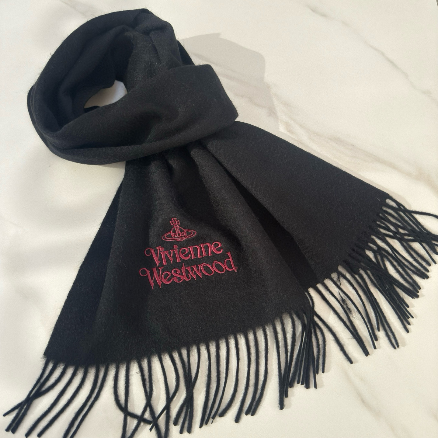 🆕𝐕𝐢𝐯𝐢𝐞𝐧𝐧𝐞 𝐖𝐞𝐬𝐭𝐰𝐨𝐨𝐝🪐✨【薇薇安 · 西太后】极品山羊绒小围巾，送人自留都太高大上了😍重