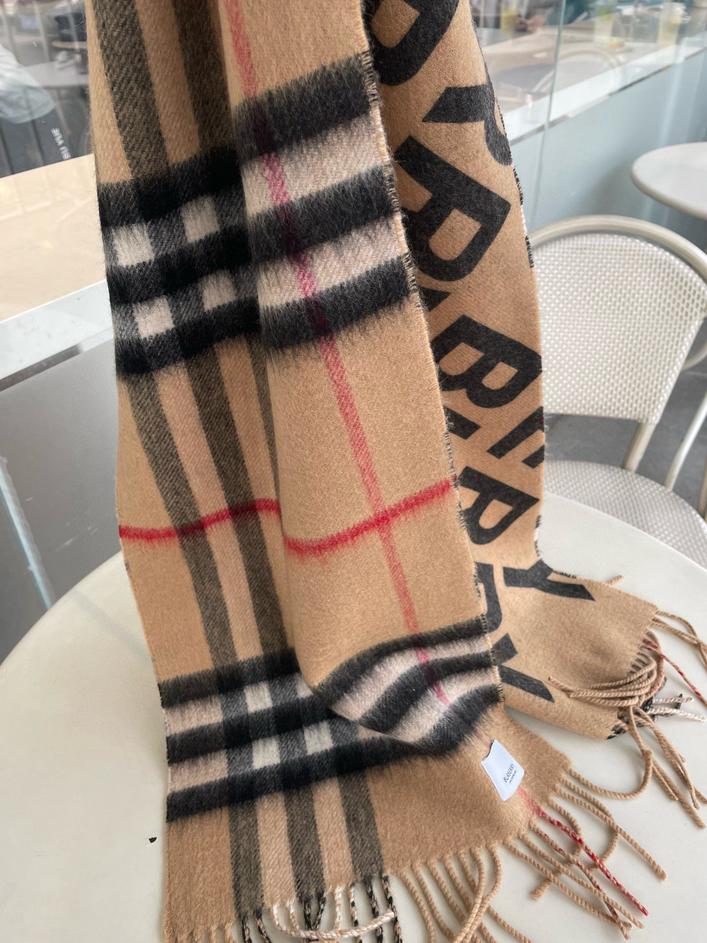 🆕Burberry · 巴宝莉经典双面字母Logo格子羊绒围巾👍一面是经典羊绒格子，一面是字母Logo，