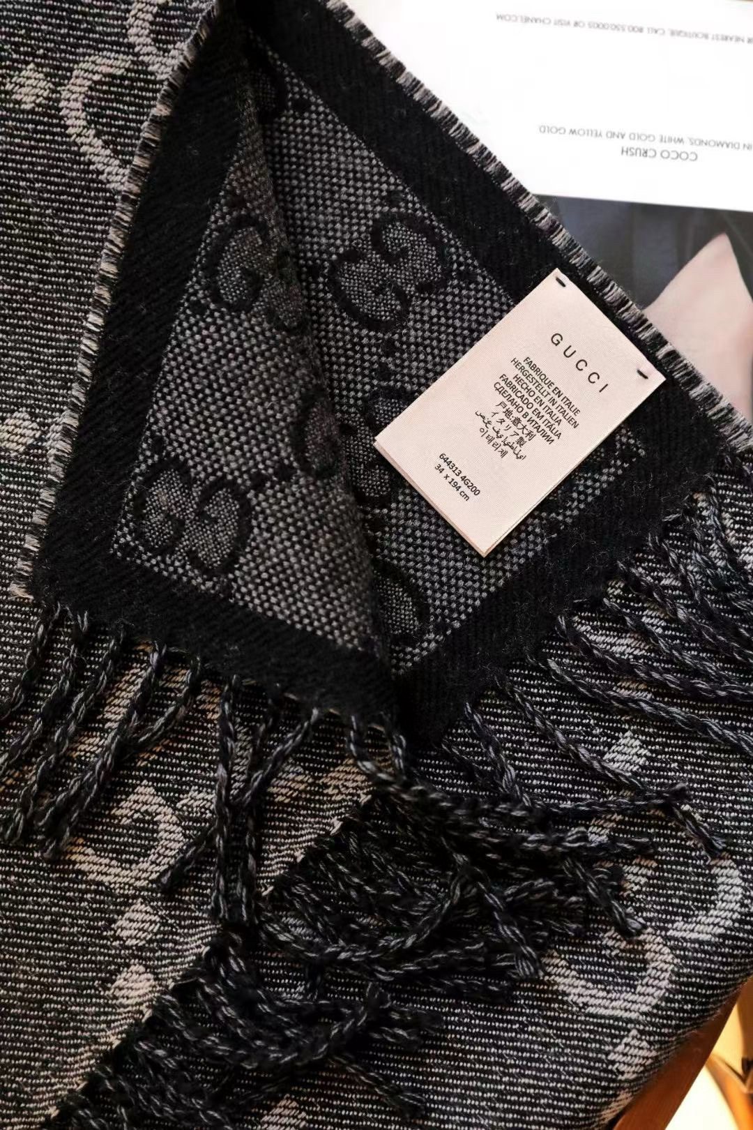 🆕Gucci新款围巾，男女同款❗️这个撞色实在太经典啦，质地不扎脖子，而且很显白，✨✨低调的奢侈感❗️极