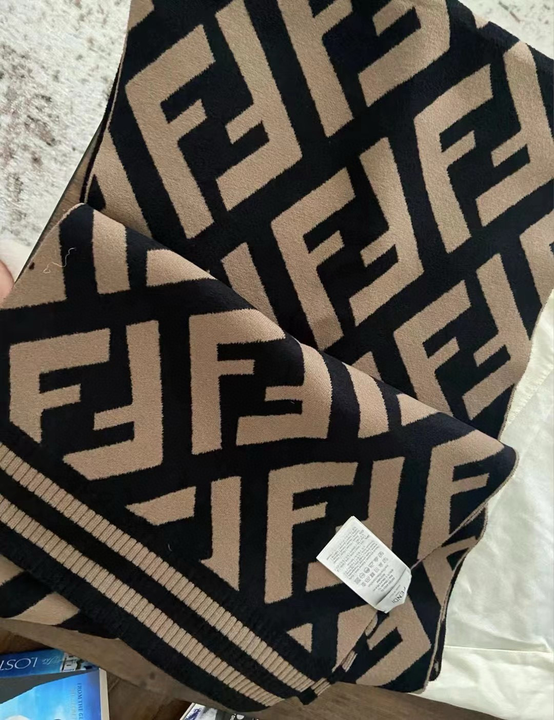 🆕Fendi · 经典FF针织长巾❗️喜欢小众不撞款的Fendi推荐入！】时髦过冬！！非常的低调奢华，精