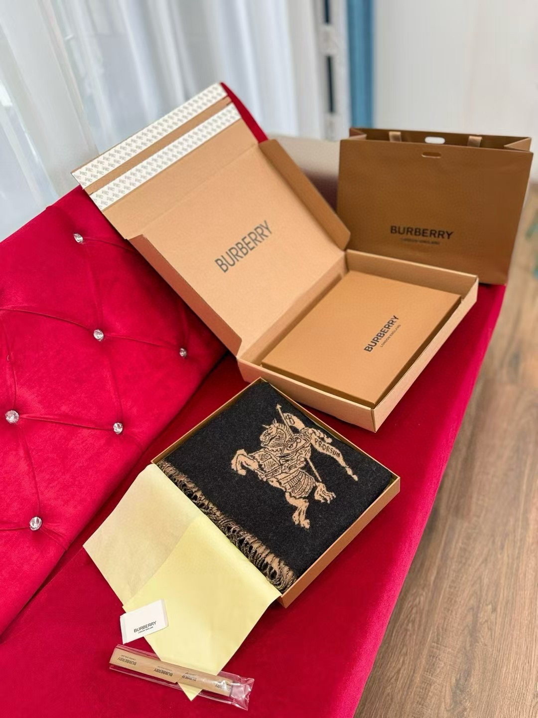 🆕Bur · 【双面马术骑士徽标】双面两用马术骑士徽标羊绒围巾，装饰提花精纺的马术骑士徽标（EKD）和 