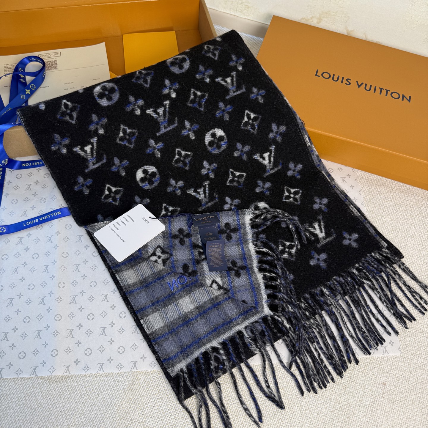 🆕【Louis Vuitton ·双面渐变格子花纹围巾】渐变提花经典设计完美，若隐若现的lv标志，siz