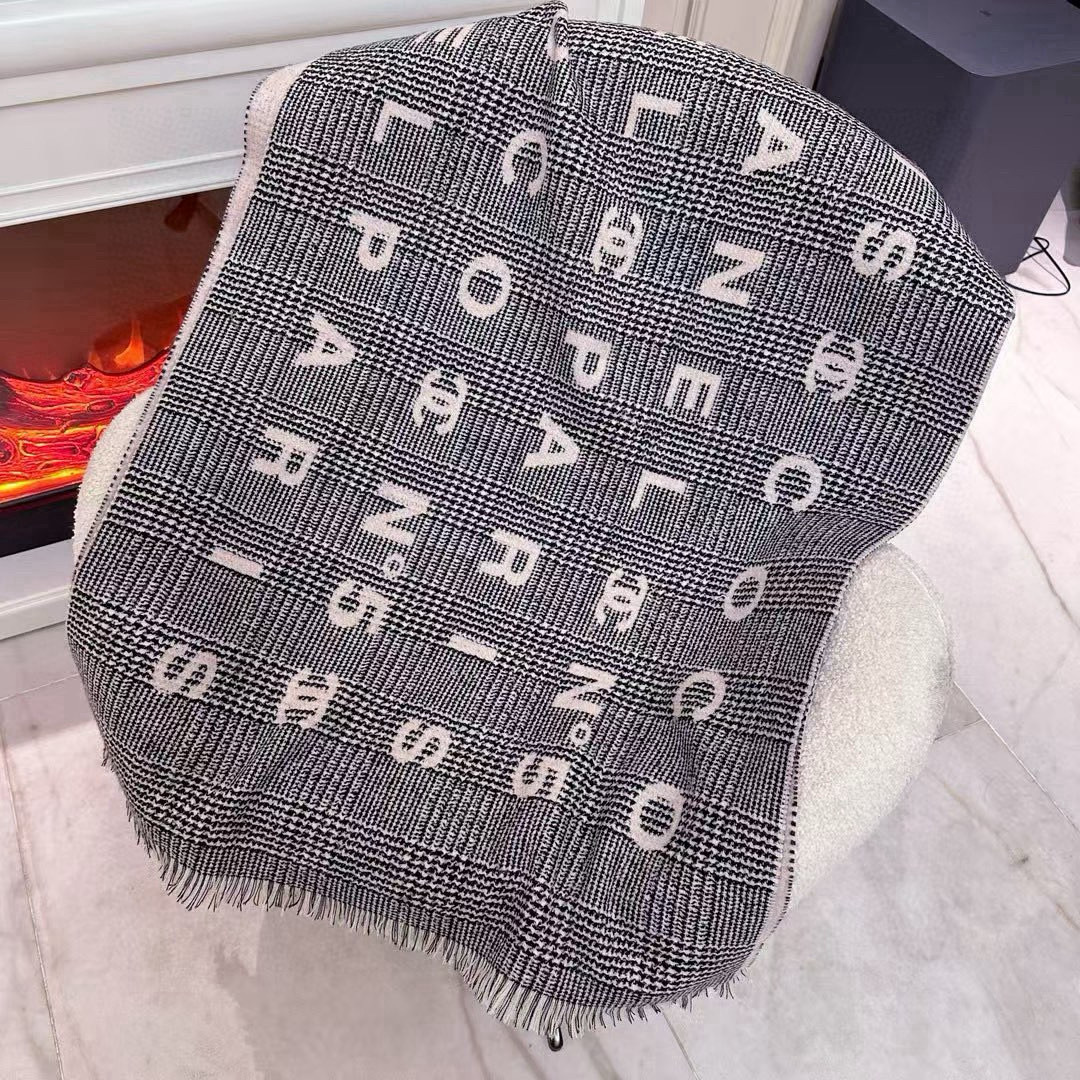 🆕24cocoChanel系列,张予曦同款围巾,被誉为24年香奶奶最好看的一款,最值得入手的一条,一面千