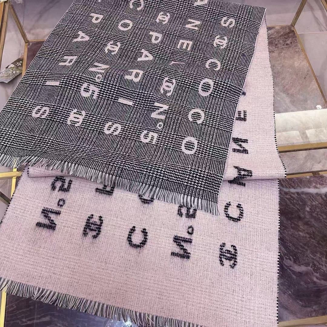 🆕24cocoChanel系列,张予曦同款围巾,被誉为24年香奶奶最好看的一款,最值得入手的一条,一面千