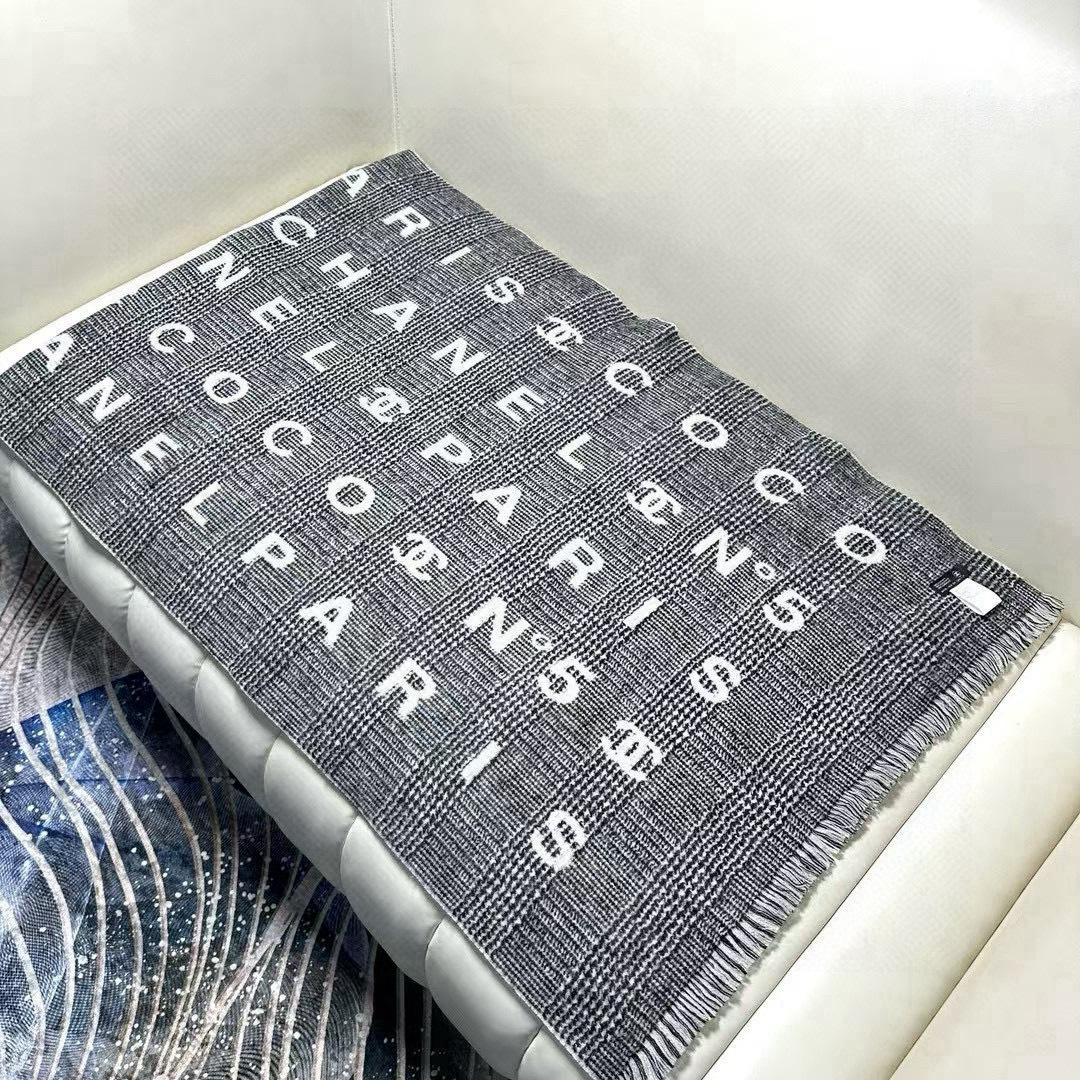 🆕24cocoChanel系列,张予曦同款围巾,被誉为24年香奶奶最好看的一款,最值得入手的一条,一面千