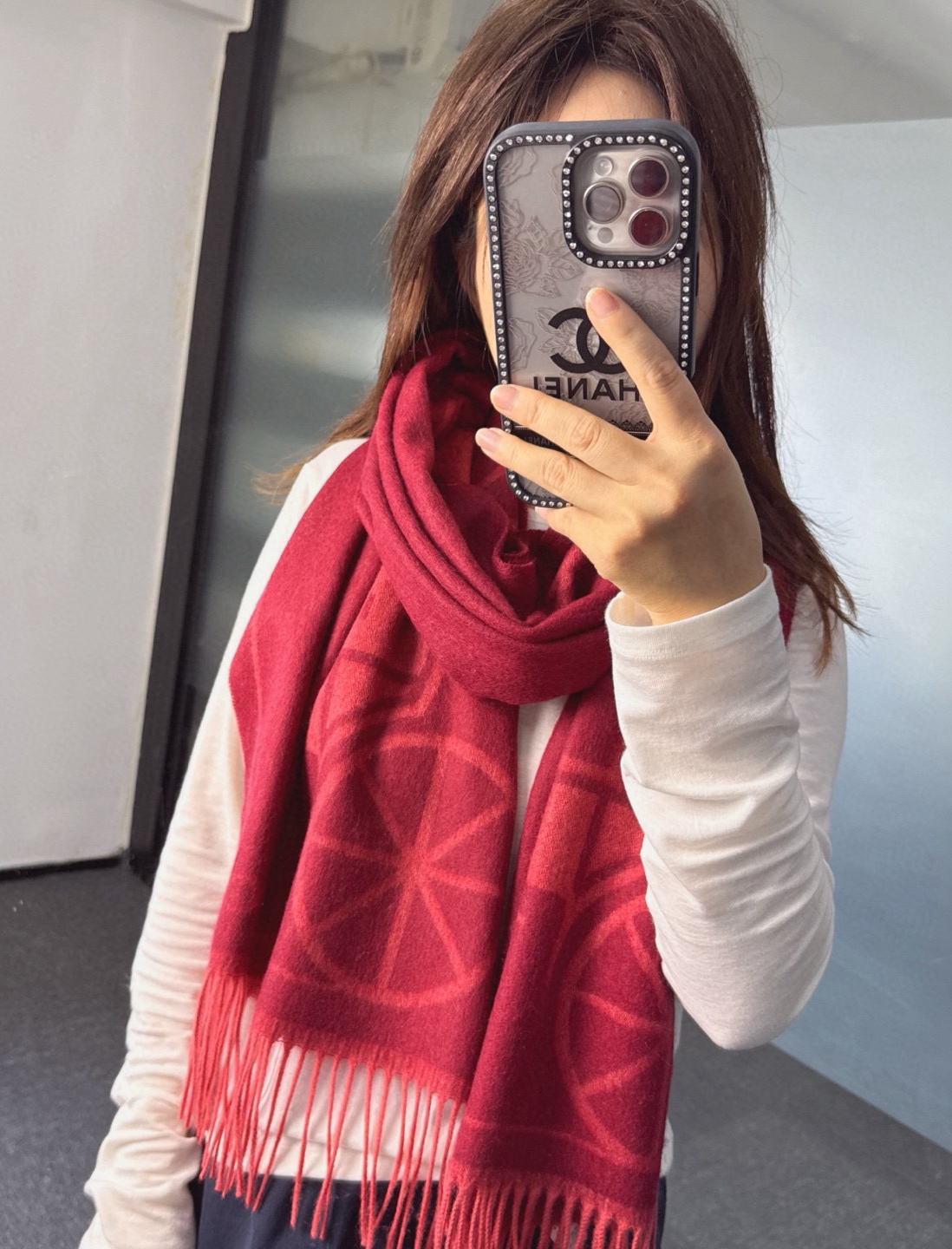 🆕COCAH新品马车图案印花大尺寸围巾❗️原版全套辅料，这款马车图案印花大尺寸围巾采用绵羊毛和山羊绒的奢