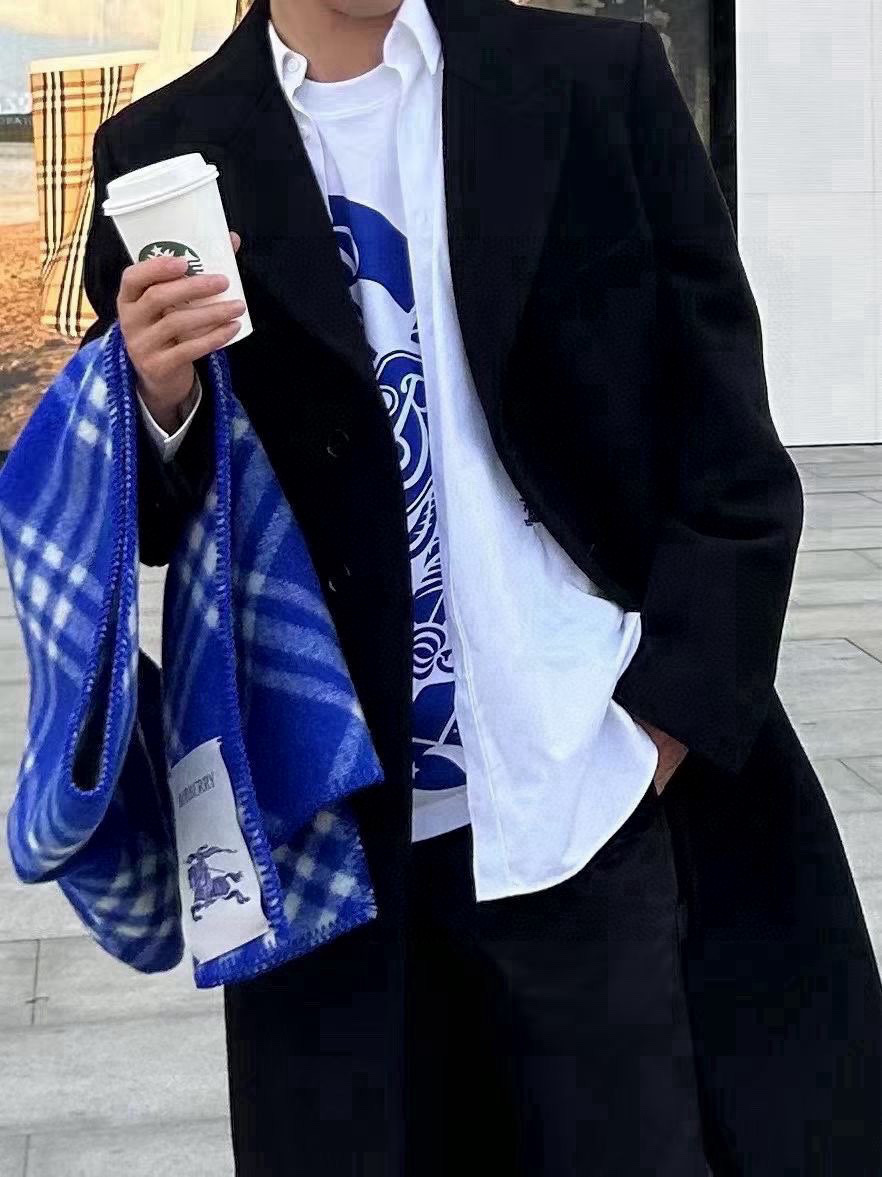 🆕全智贤同款,搭配情侣款绝绝子呀,美爆了的款,柜子一上市就售罄,排队都买不到的款,低调的奢侈感❗️这款B