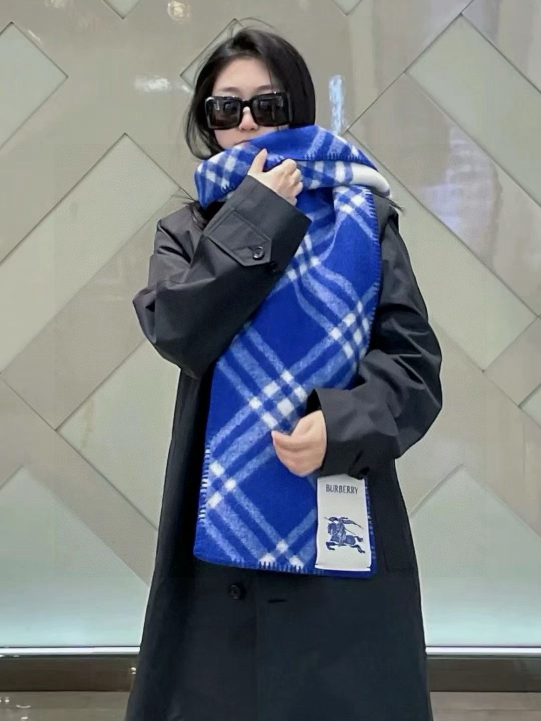 🆕全智贤同款，搭配情侣款绝绝子呀，美爆了的款，柜子一上市就售罄，排队都买不到的款，低调的奢侈感❗️这款B