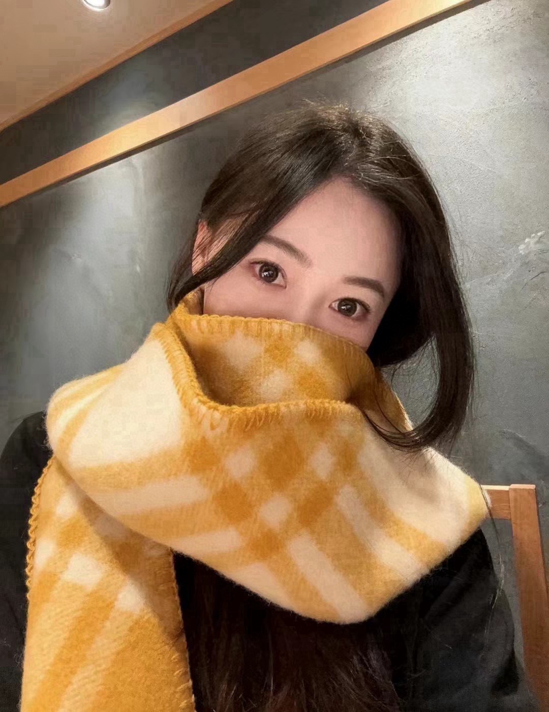 🆕全智贤同款,搭配情侣款绝绝子呀,美爆了的款,柜子一上市就售罄,排队都买不到的款,低调的奢侈感❗️这款B