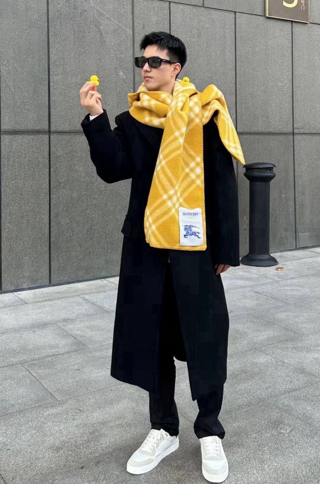 🆕全智贤同款,搭配情侣款绝绝子呀,美爆了的款,柜子一上市就售罄,排队都买不到的款,低调的奢侈感❗️这款B