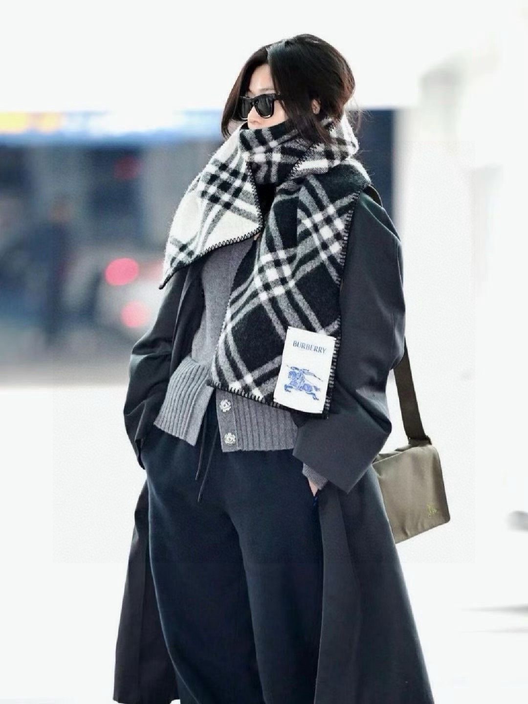 🆕全智贤同款,搭配情侣款绝绝子呀,美爆了的款,柜子一上市就售罄,排队都买不到的款,低调的奢侈感❗️这款B