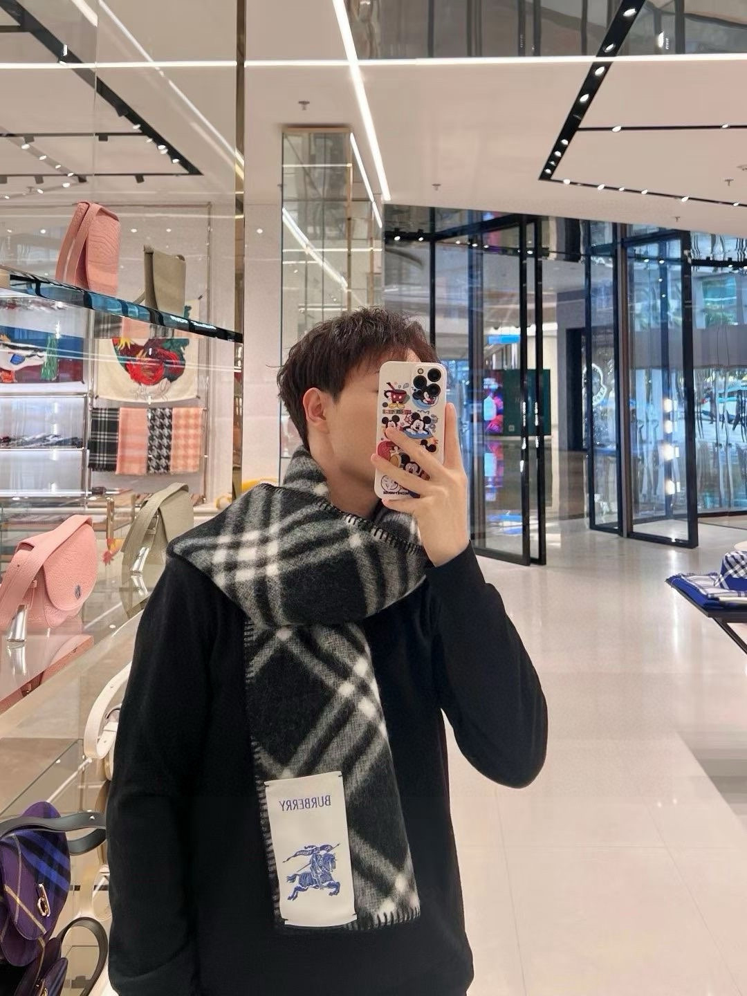 🆕全智贤同款,搭配情侣款绝绝子呀,美爆了的款,柜子一上市就售罄,排队都买不到的款,低调的奢侈感❗️这款B