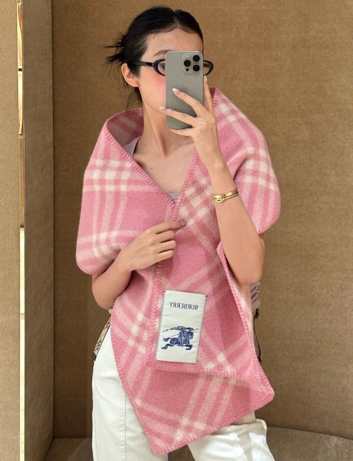 🆕全智贤同款,搭配情侣款绝绝子呀,美爆了的款,柜子一上市就售罄,排队都买不到的款,低调的奢侈感❗️这款B