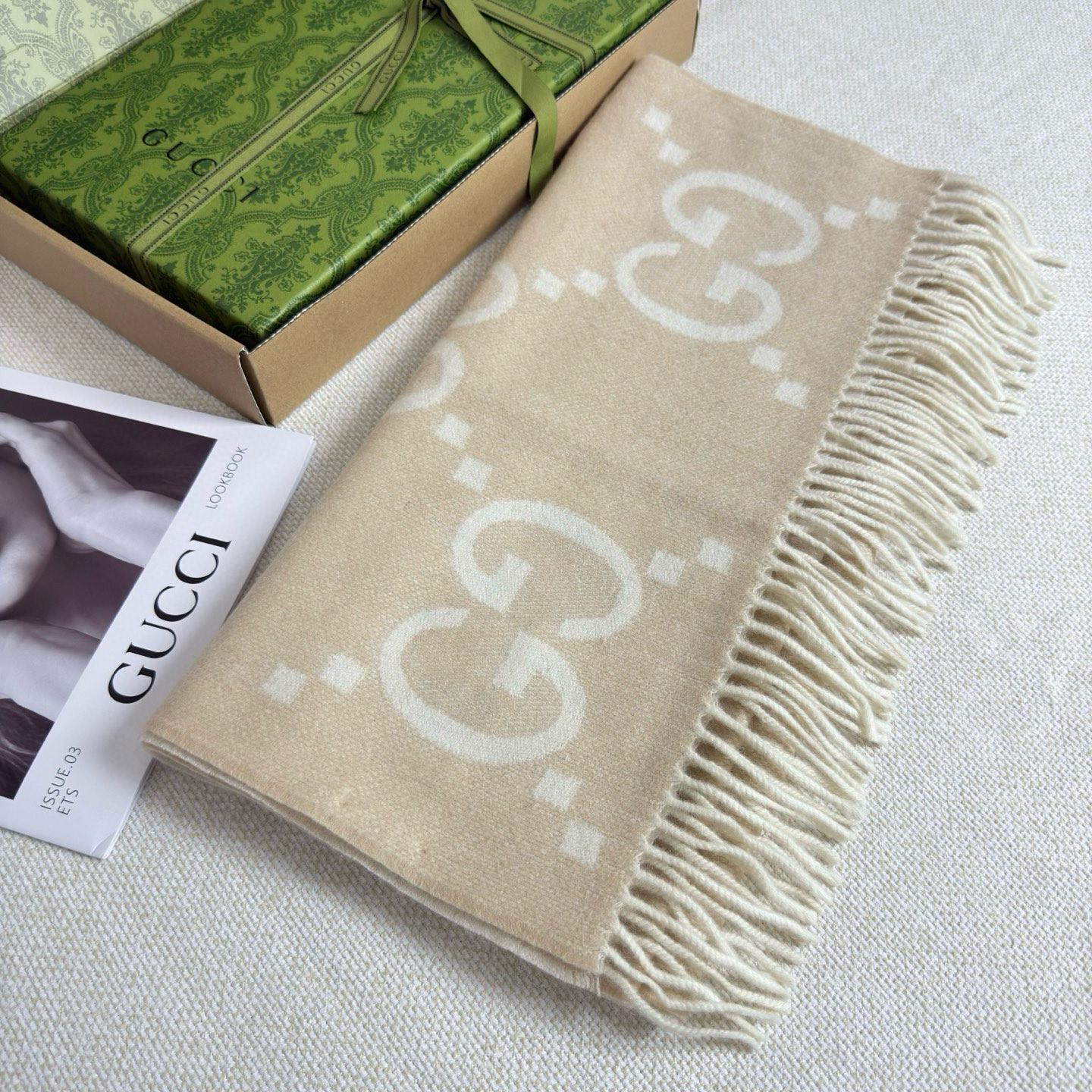 🆕Gucci大G双面羊绒围巾 Size：45*200cm 100%羊绒G家难得纯羊绒出品！超洋气大G提花
