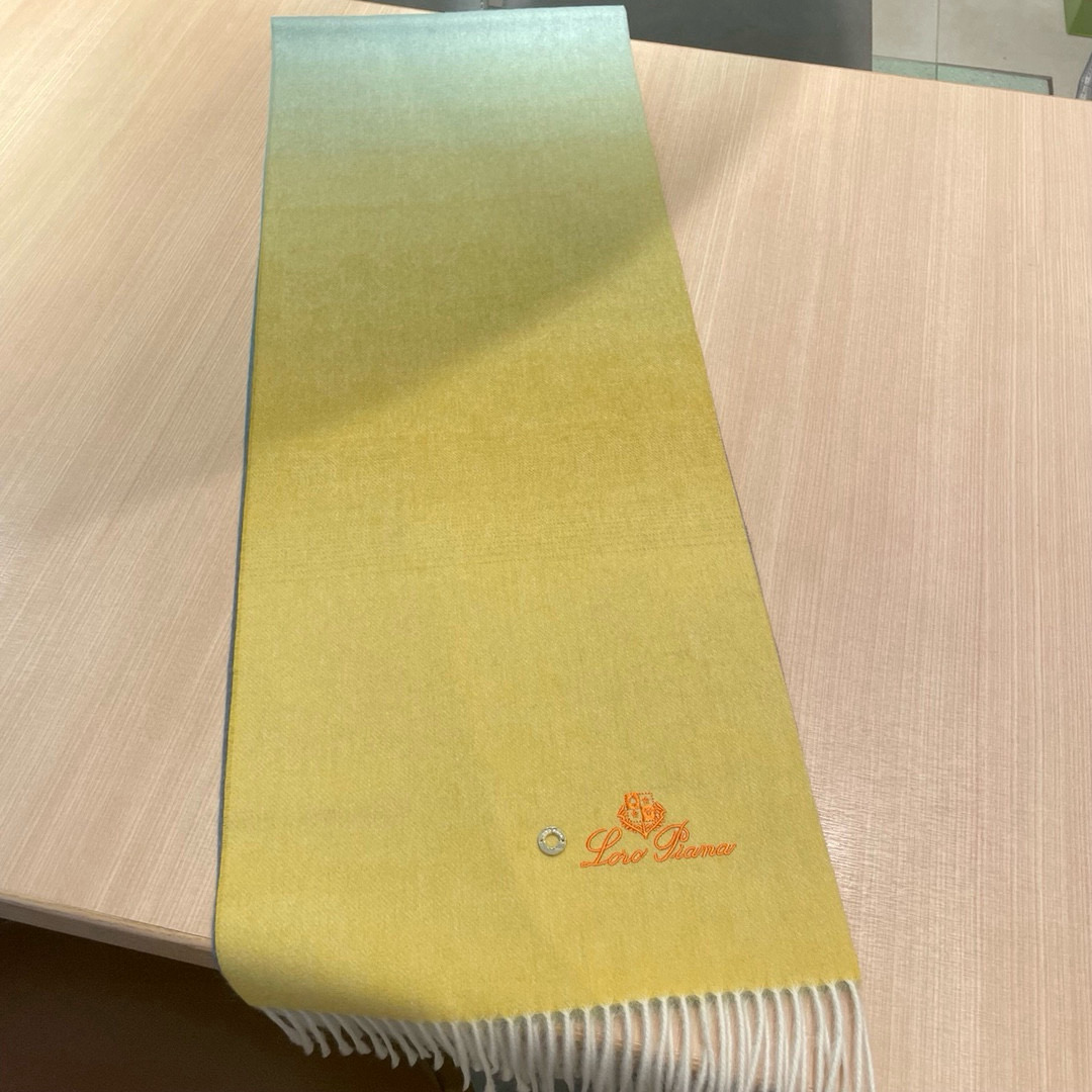 🆕Loro Piana · 诺悠翩雅❗️【贸易公司尾单，极品山羊绒围巾披肩】送人自留都太高大上了😍重磅上