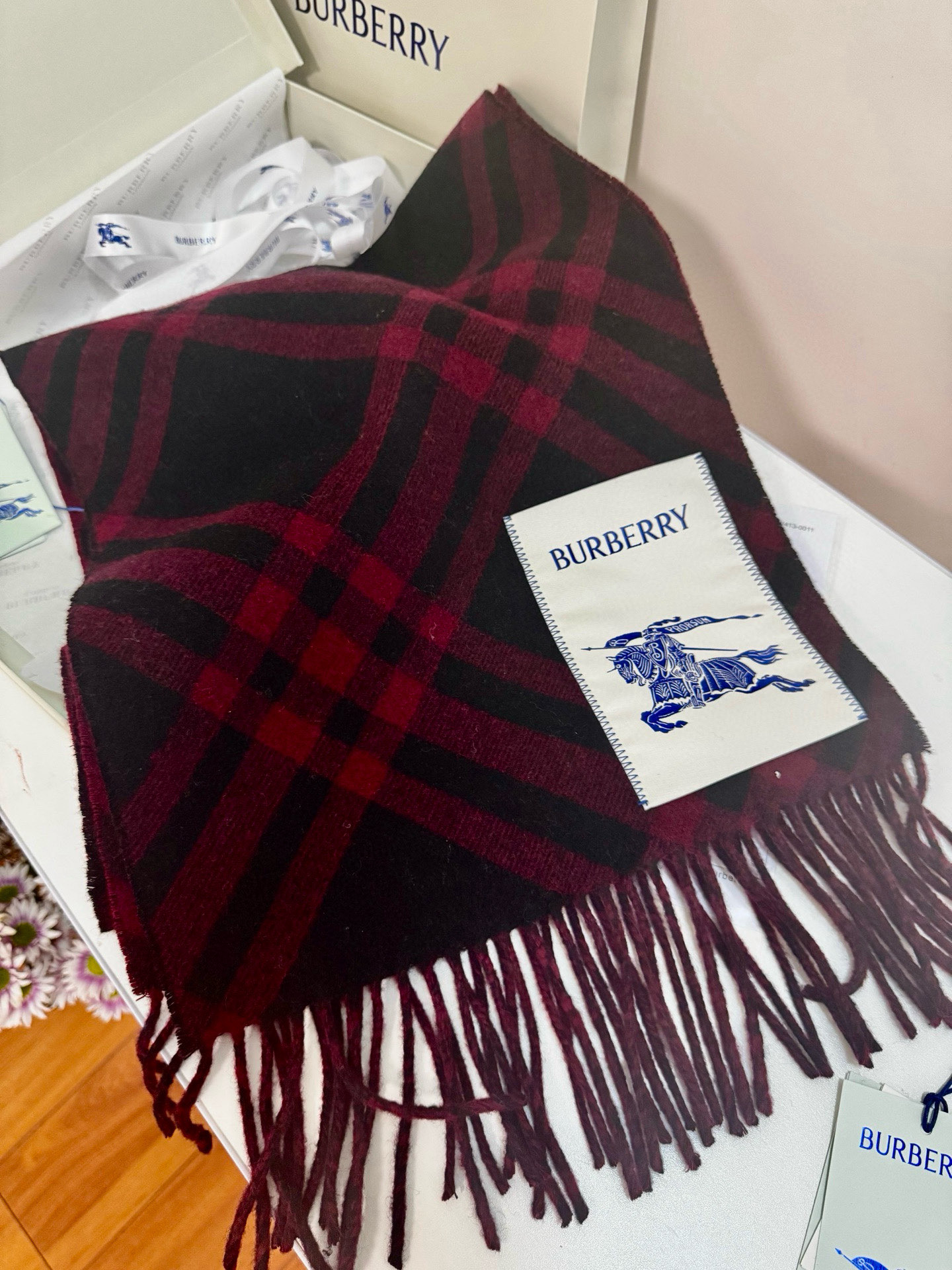 🆕Burberry新款苏格兰格纹羊绒围巾，继全智贤带火的格纹款围巾之后，Bur又一款力作上市，Burbe