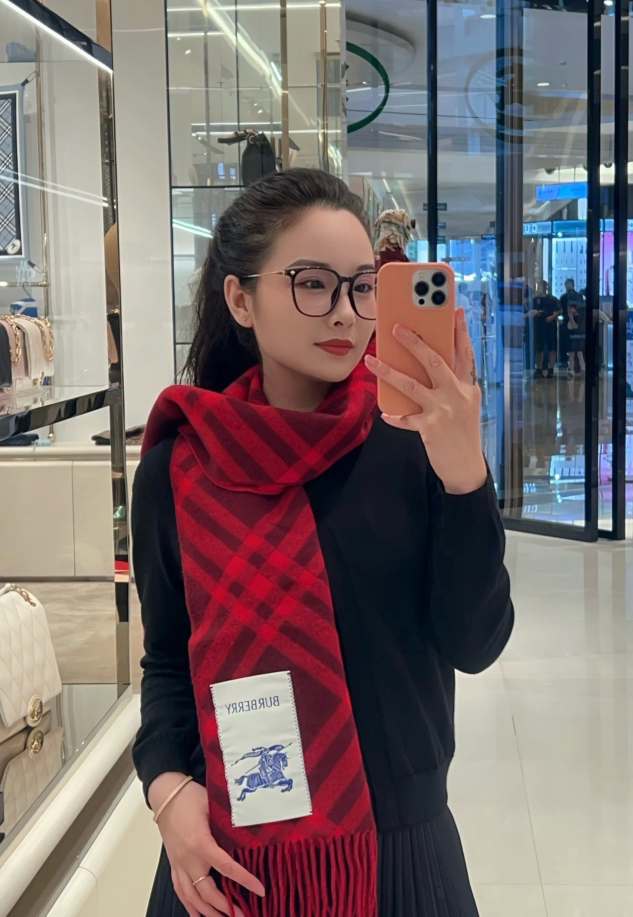 🆕Burberry新款苏格兰格纹羊绒围巾，继全智贤带火的格纹款围巾之后，Bur又一款力作上市，Burbe