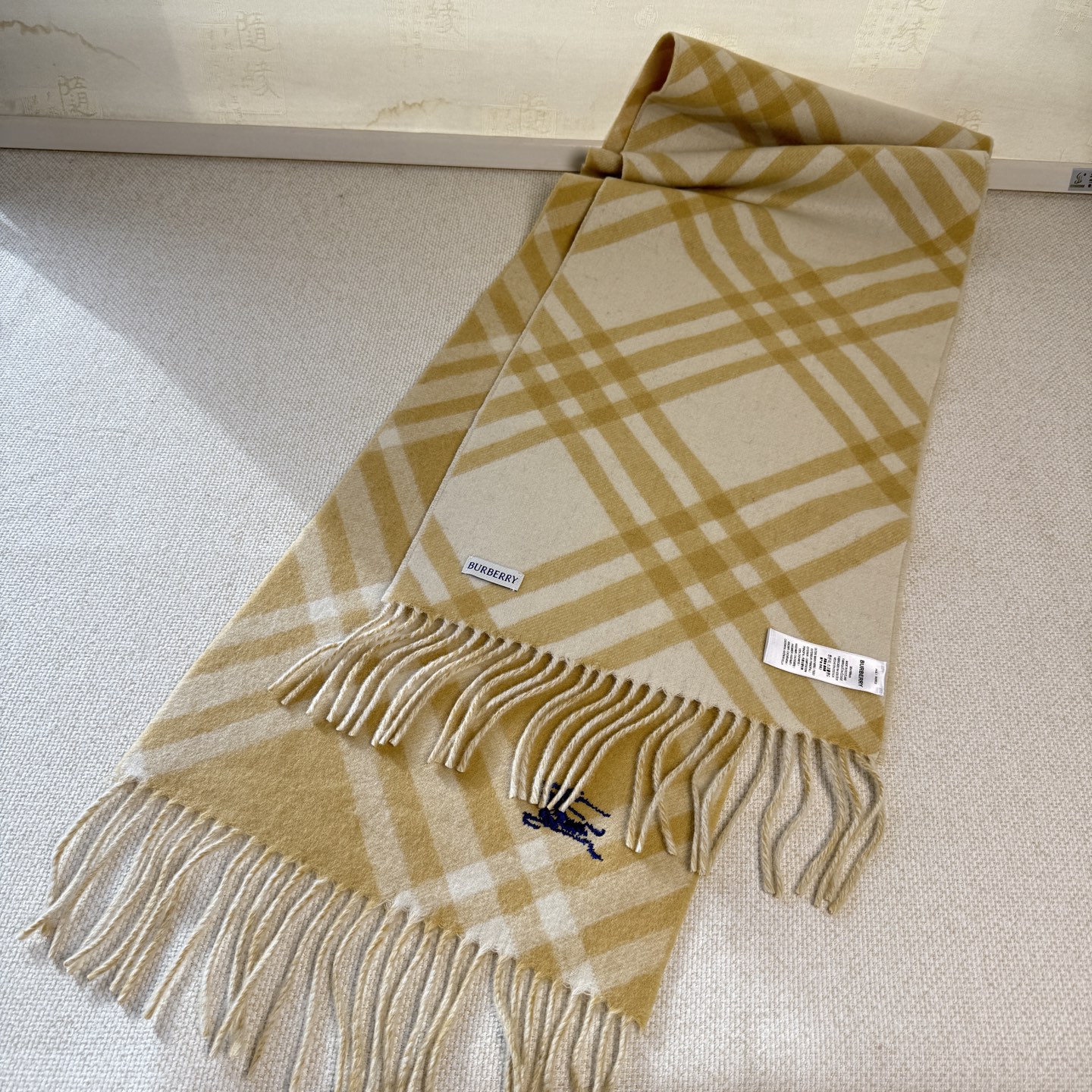 🆕Burberry新款苏格兰格纹羊绒围巾，超级火款的格纹款围巾之后，Bur又一款力作上市，Burberr