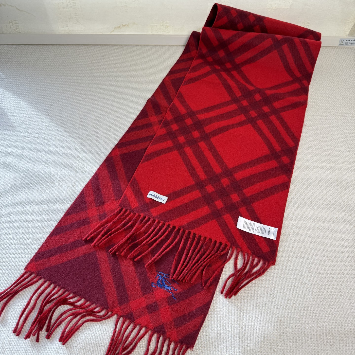 🆕Burberry新款苏格兰格纹羊绒围巾，超级火款的格纹款围巾之后，Bur又一款力作上市，Burberr